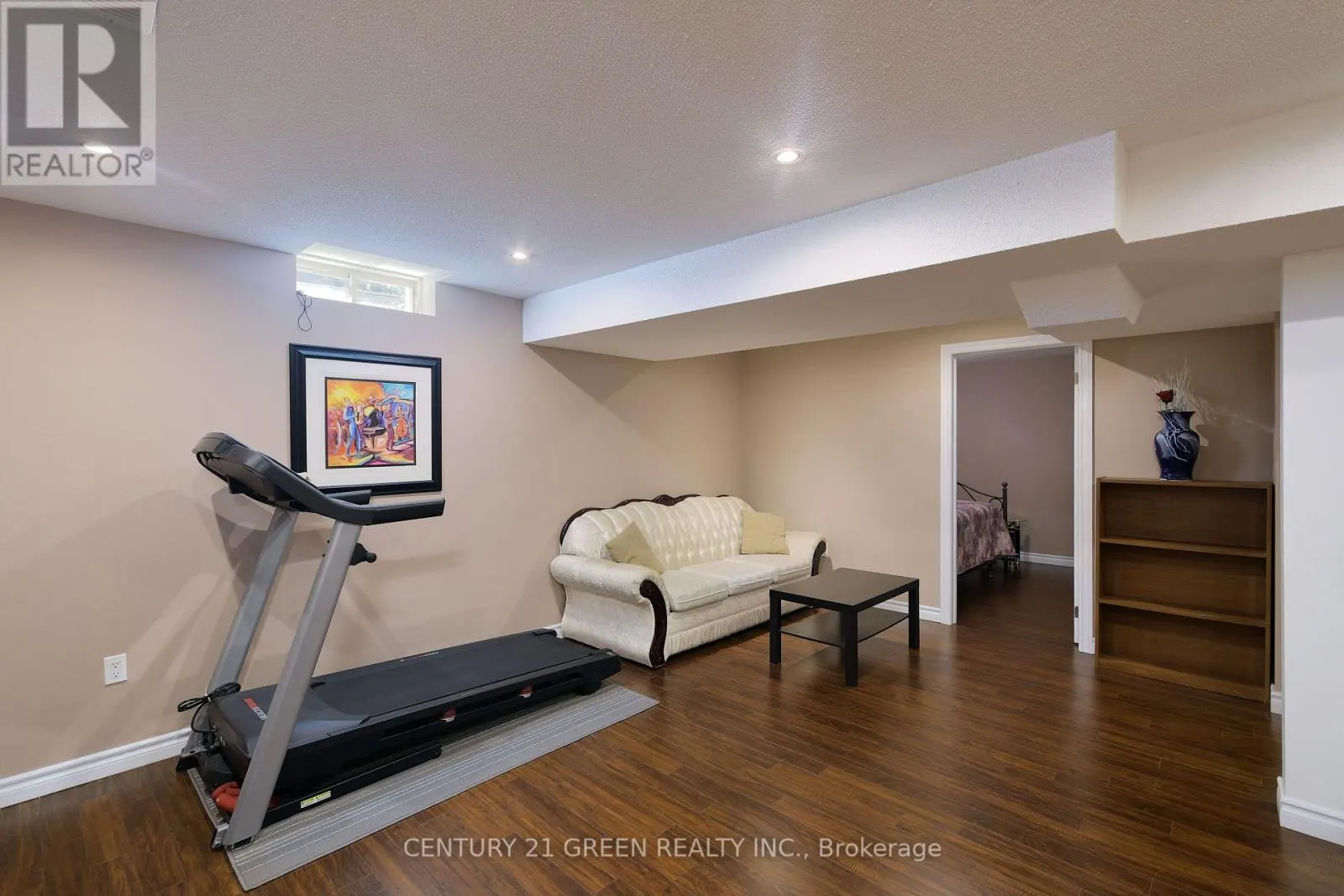 8 LAMPMAN DRIVE
