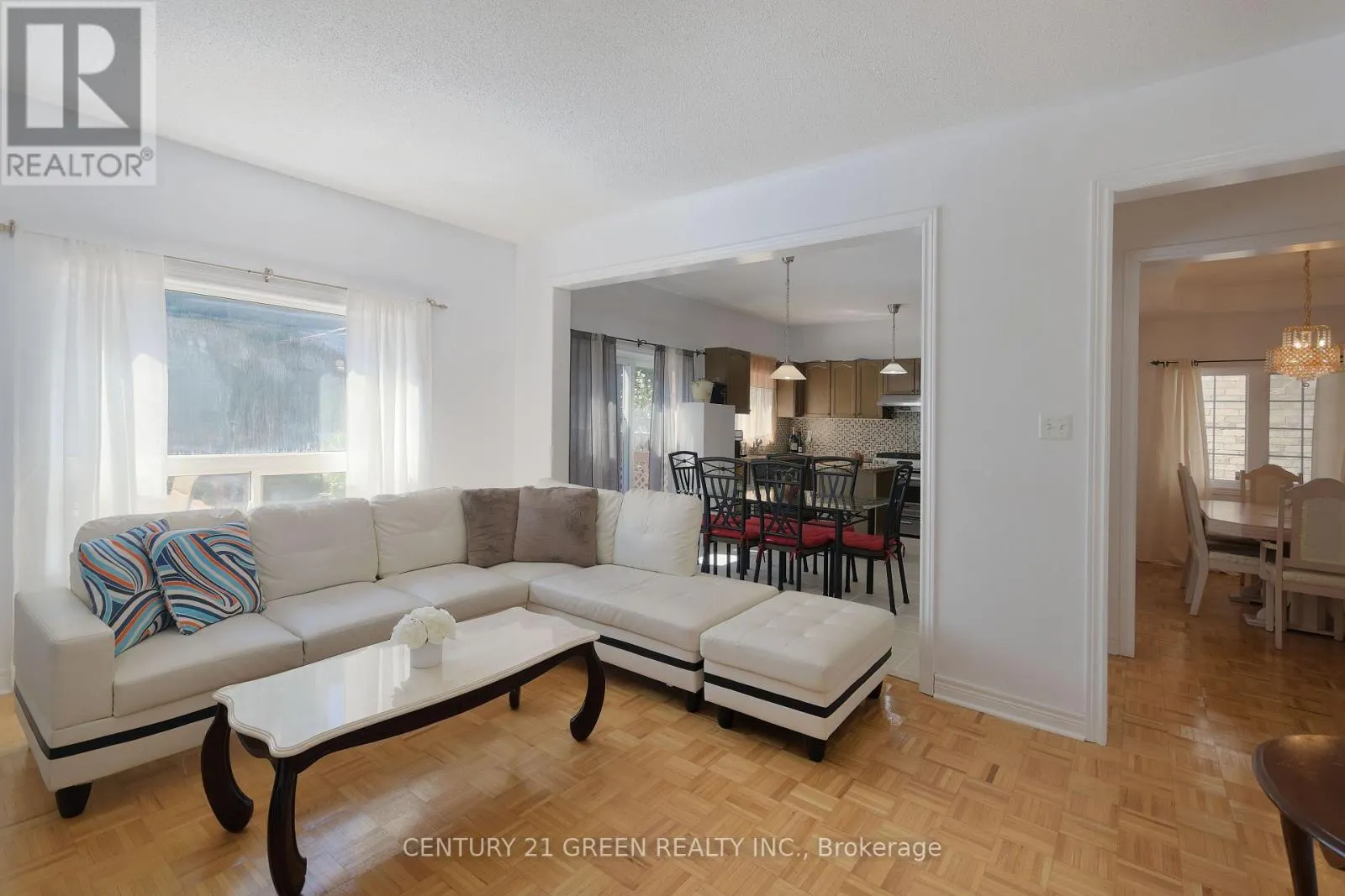 8 LAMPMAN DRIVE