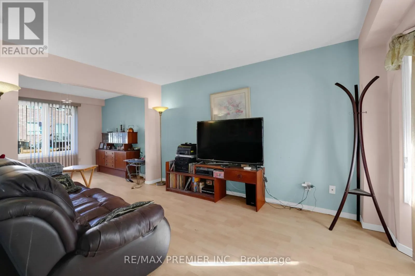 6 HEARNE CRESCENT