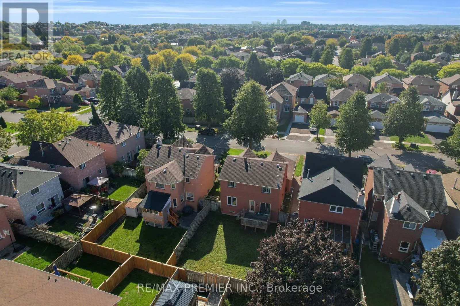 6 HEARNE CRESCENT