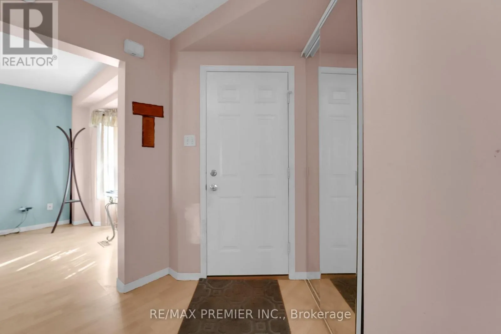 6 HEARNE CRESCENT
