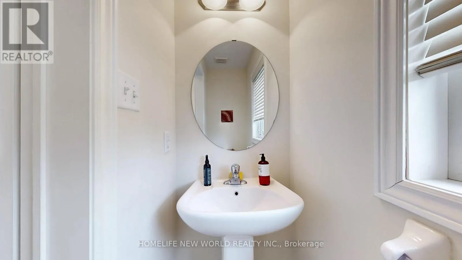 49 KAWNEER TERRACE