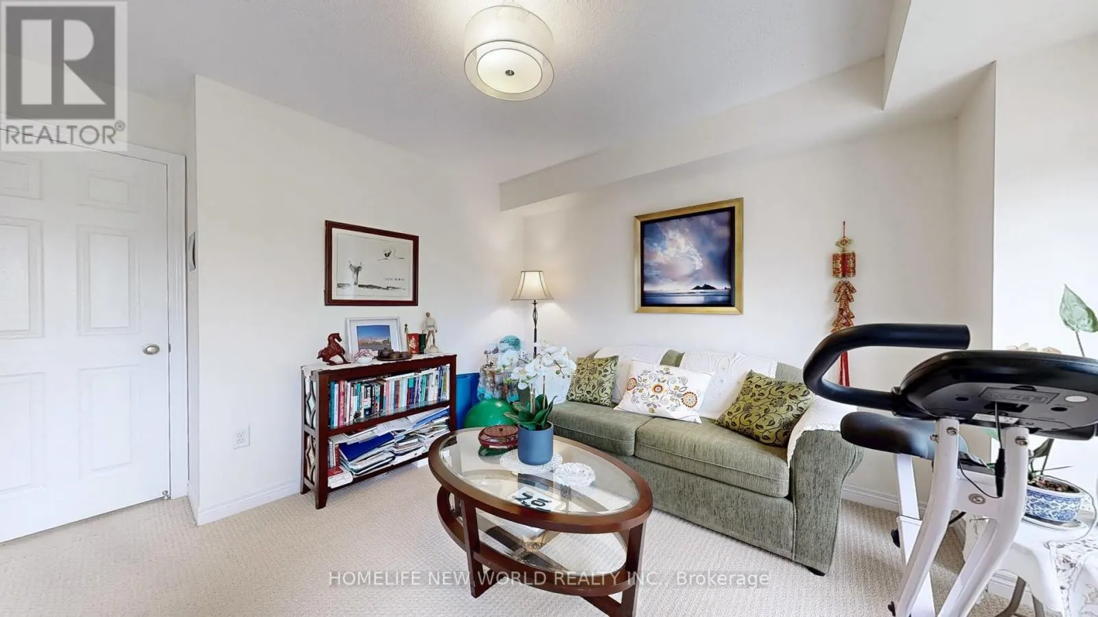 49 KAWNEER TERRACE