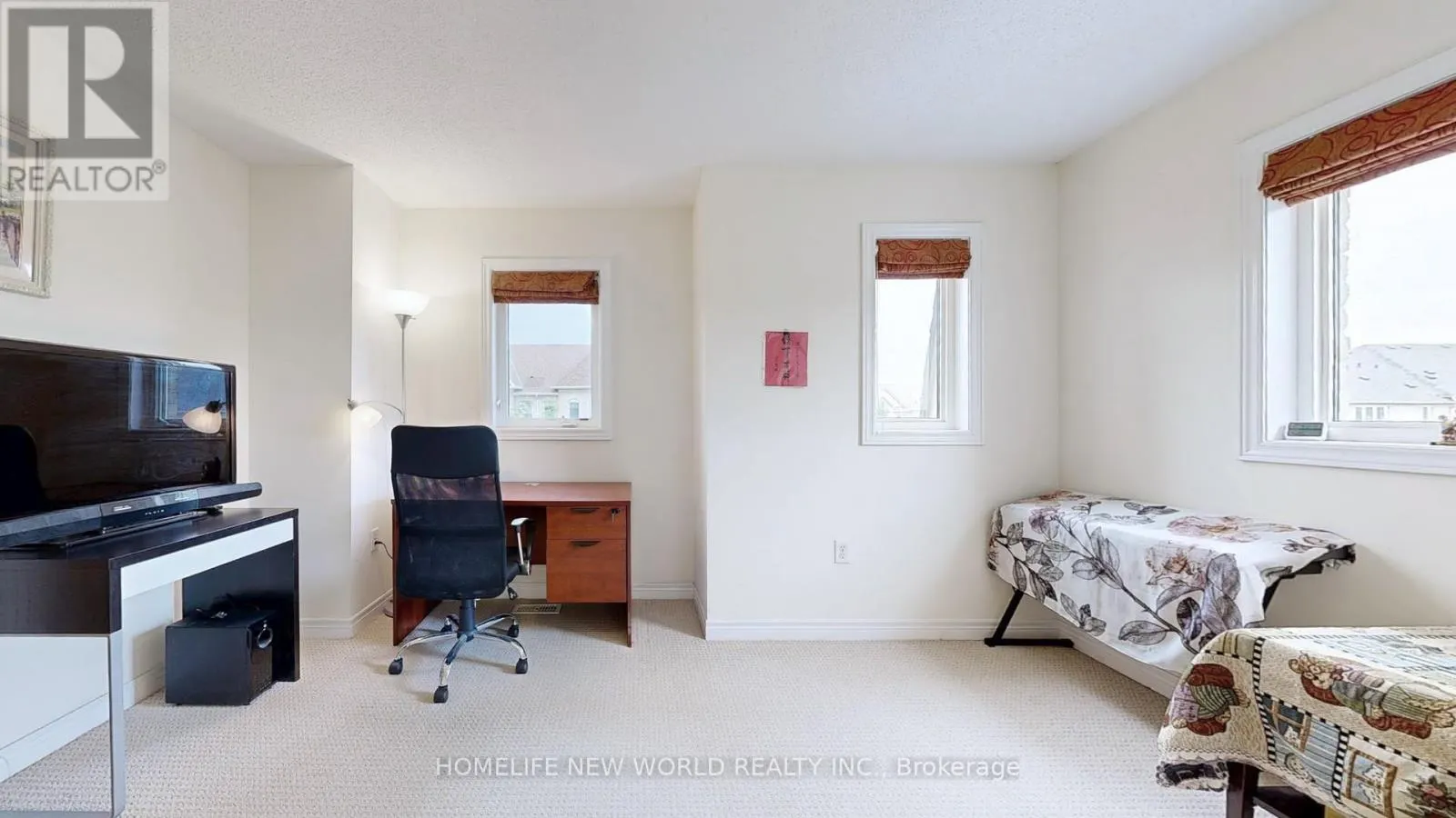 49 KAWNEER TERRACE