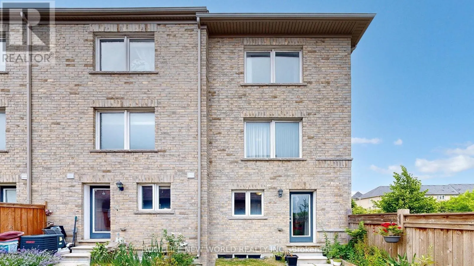 49 KAWNEER TERRACE