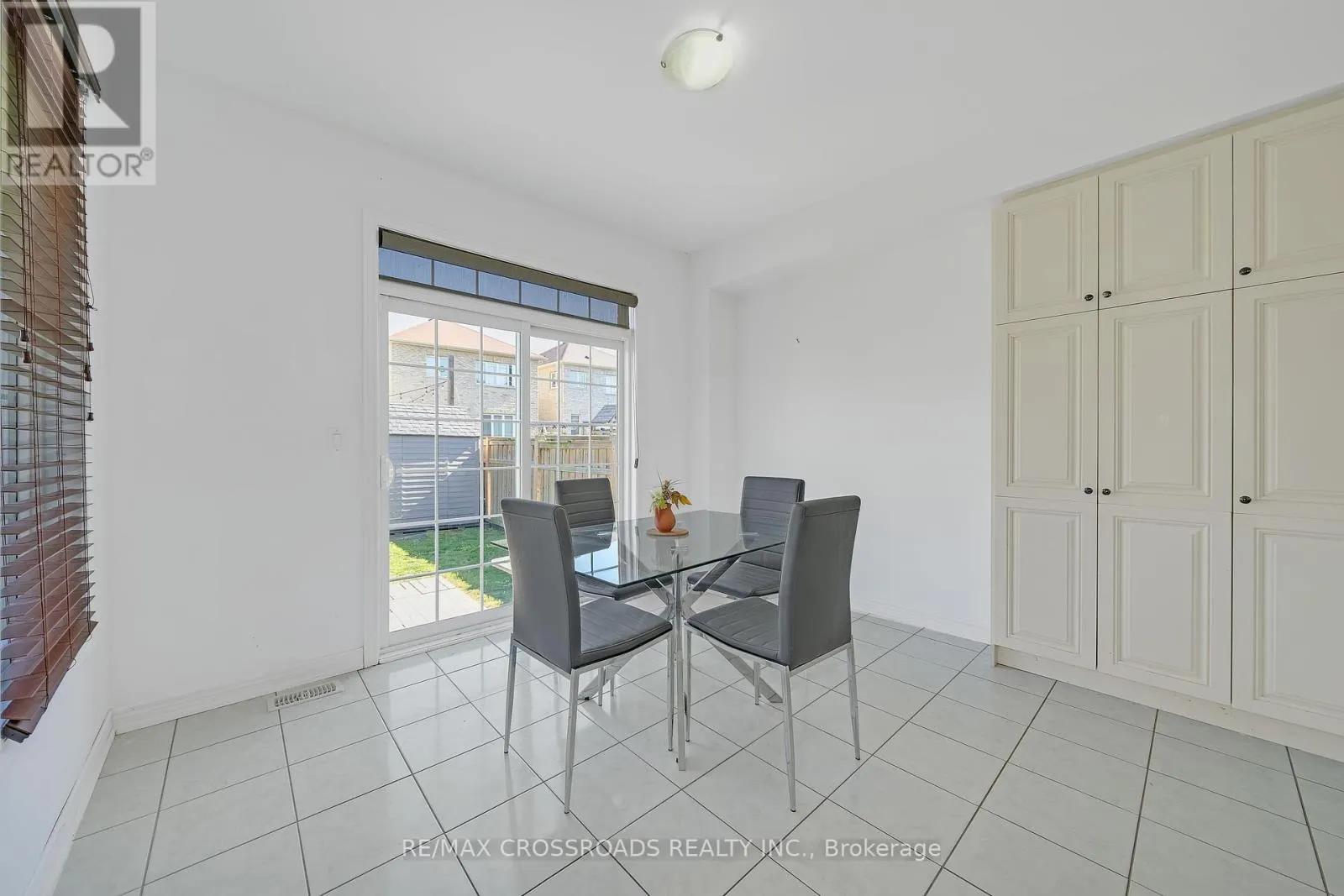 156 MCDONALD CRESCENT