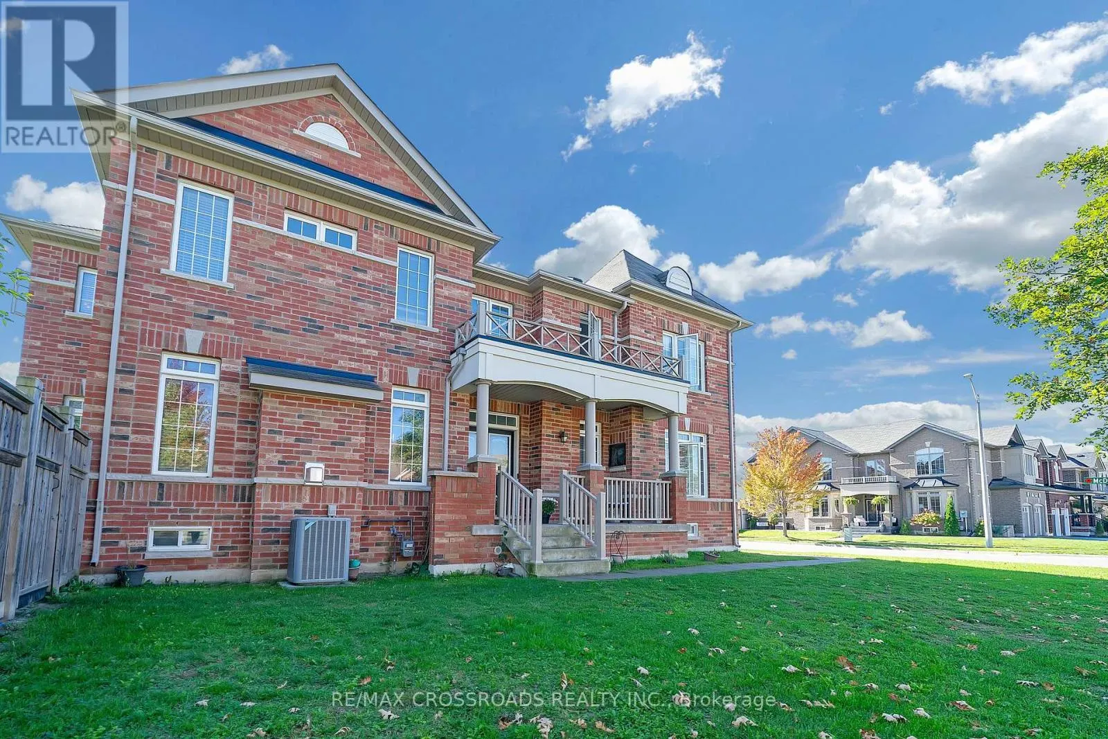 156 MCDONALD CRESCENT