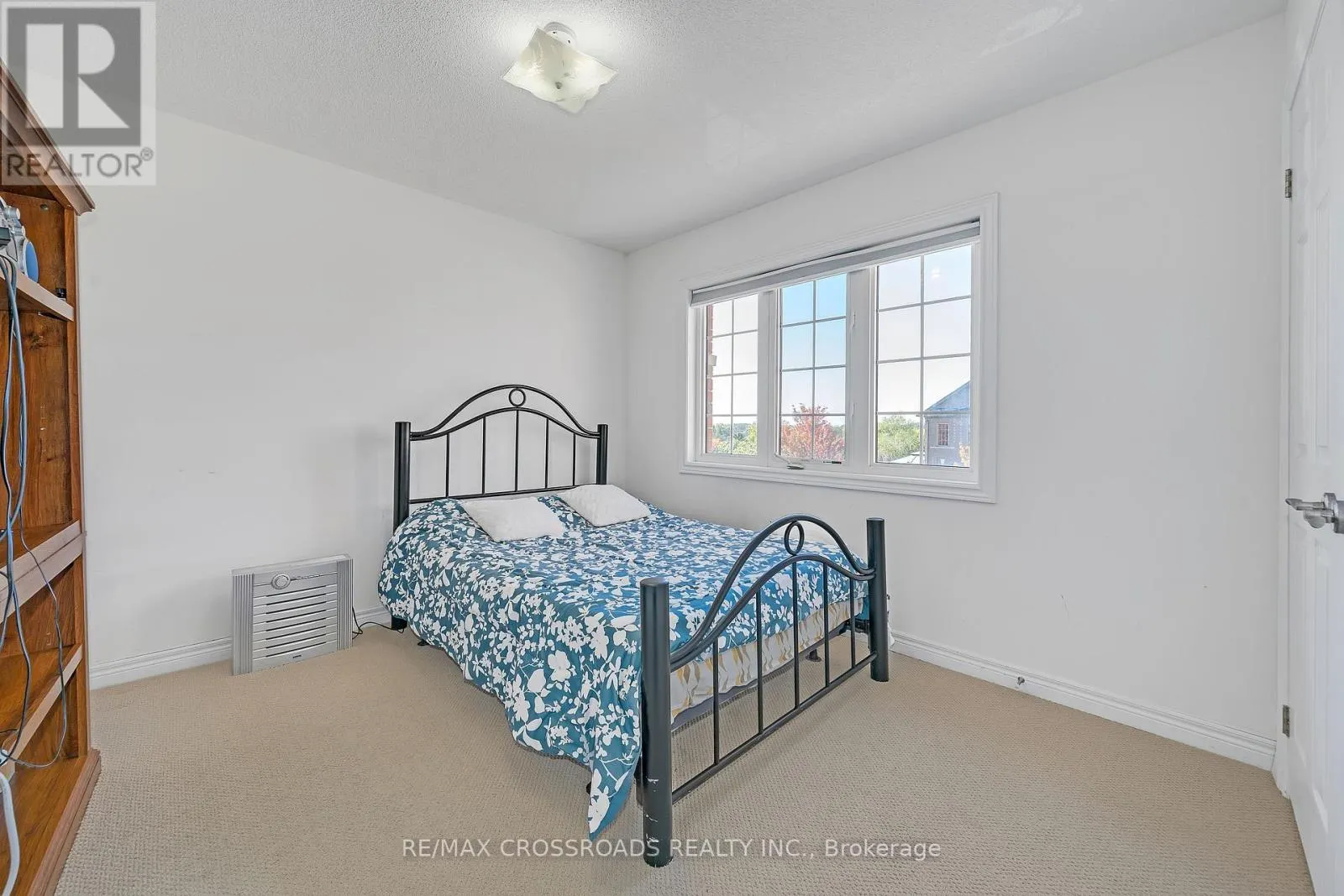 156 MCDONALD CRESCENT