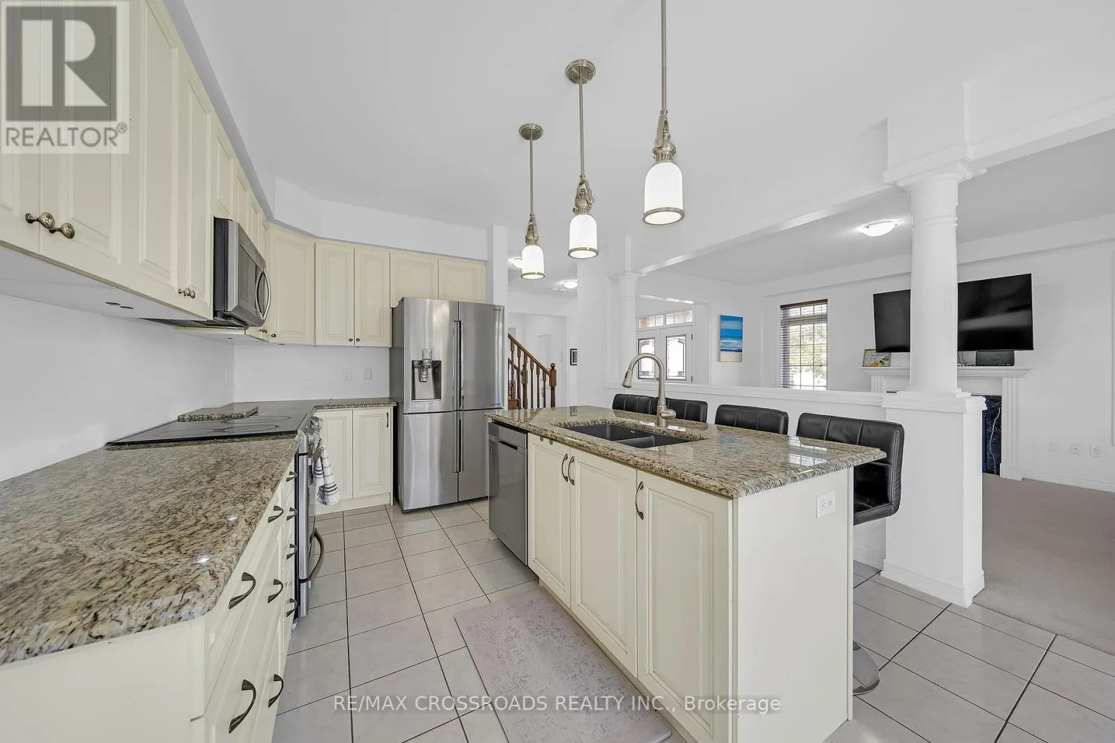 156 MCDONALD CRESCENT