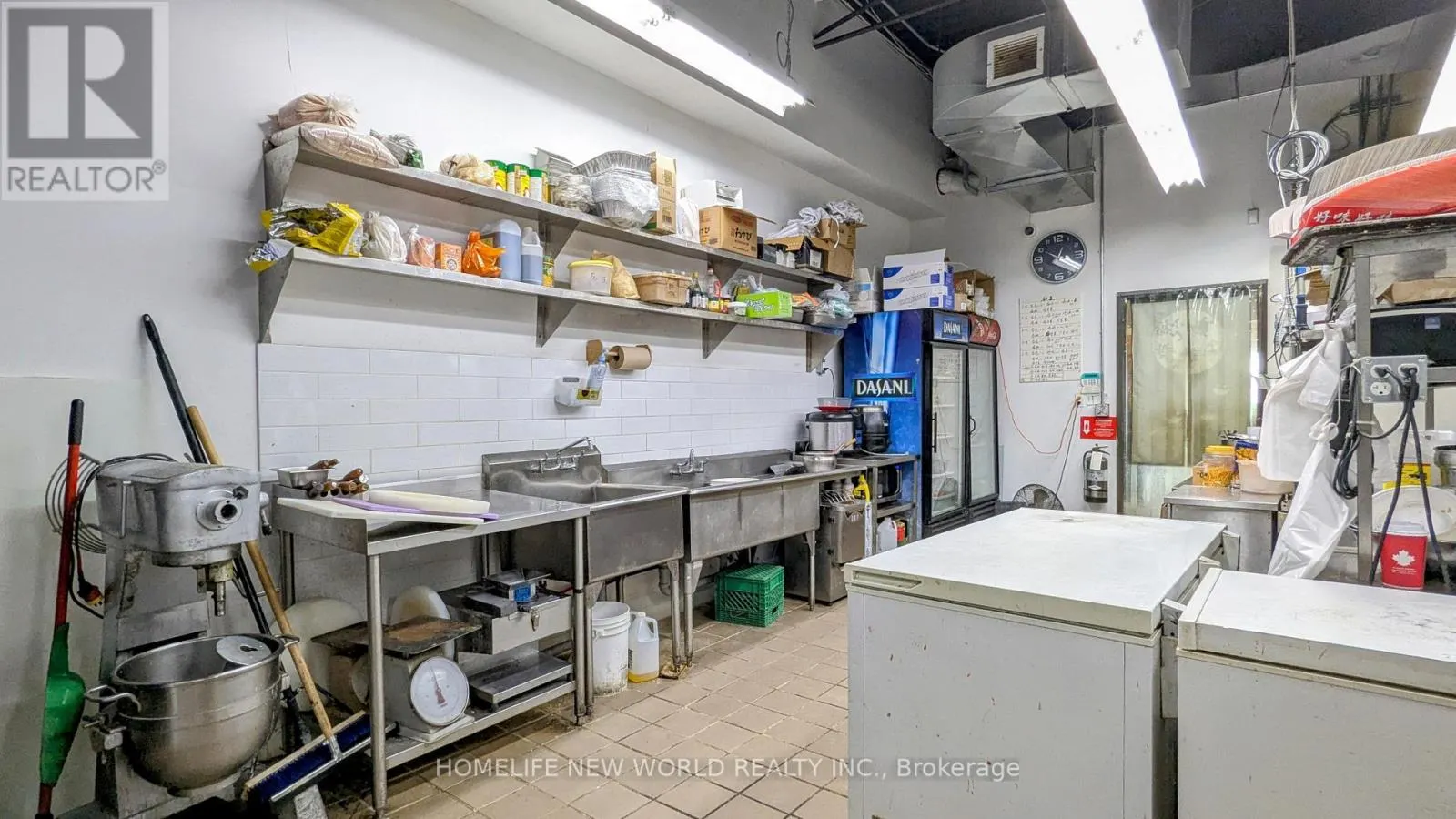 1016AB - 91 RYLANDER BOULEVARD