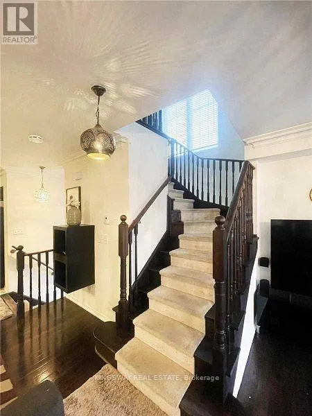 19 EDISON WAY