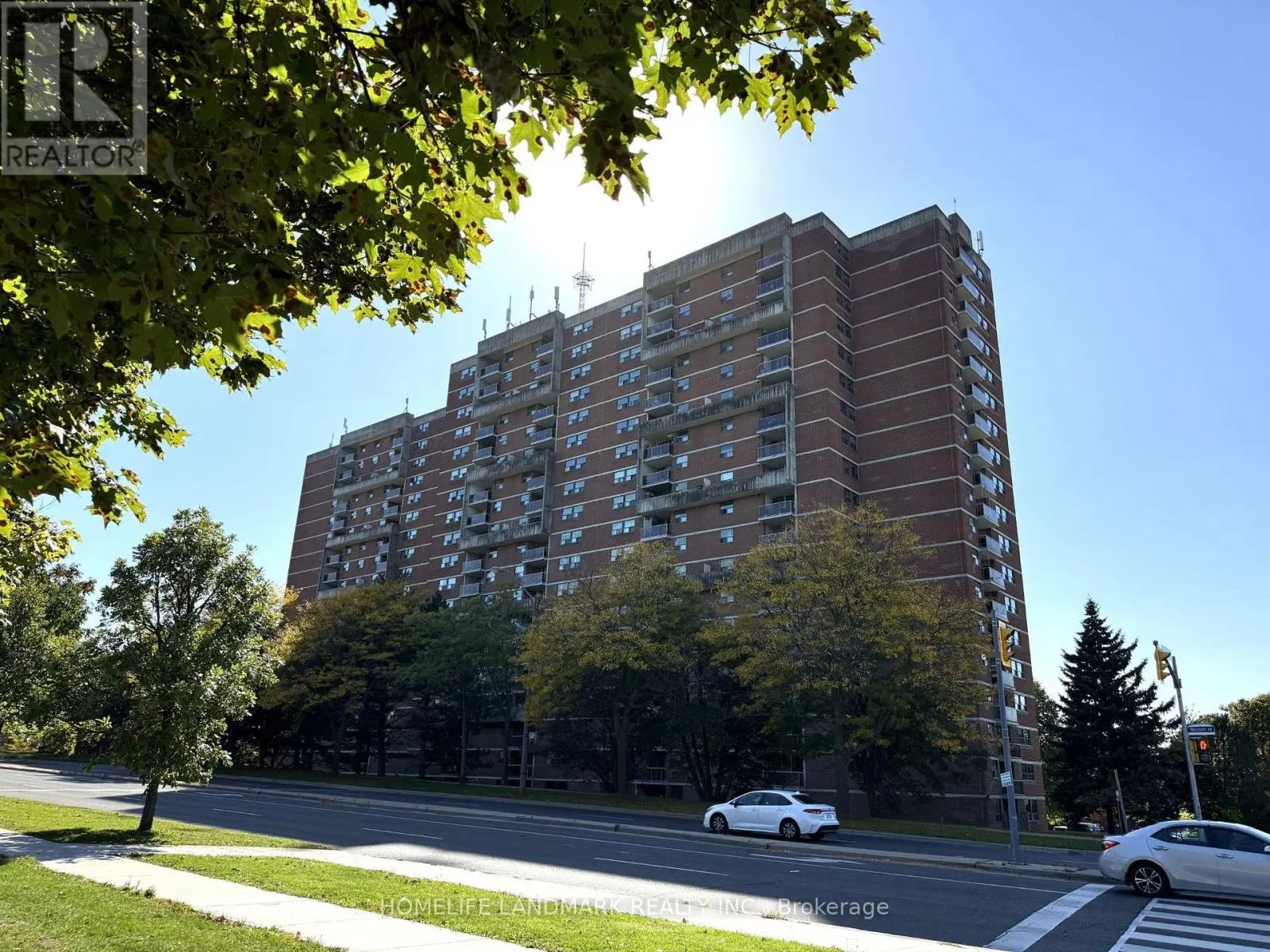 1701 - 100 WINGARDEN COURT