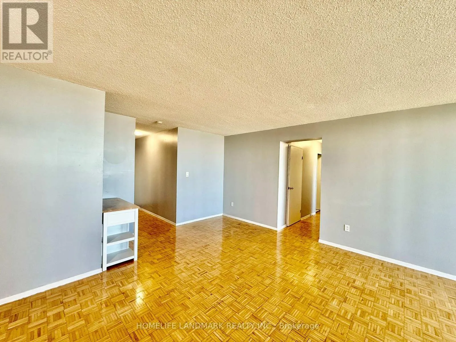 1701 - 100 WINGARDEN COURT