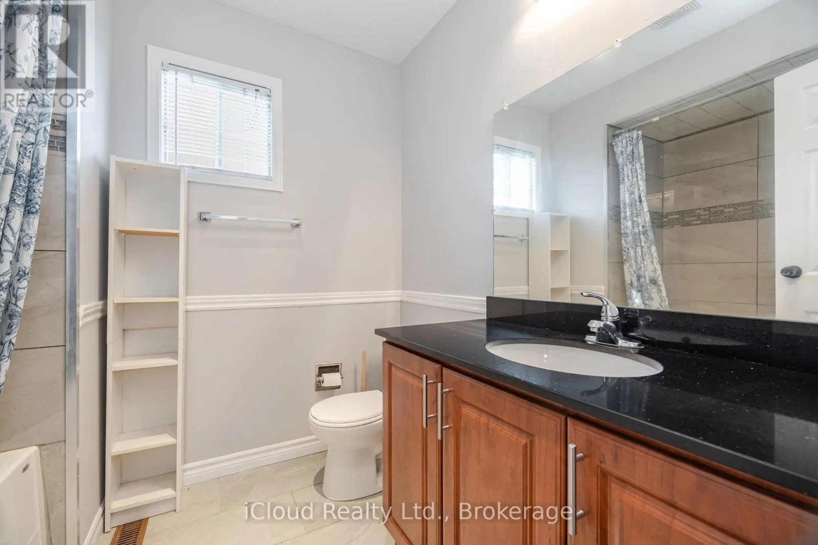 UPPER LVL - 2015 SHAY DRIVE