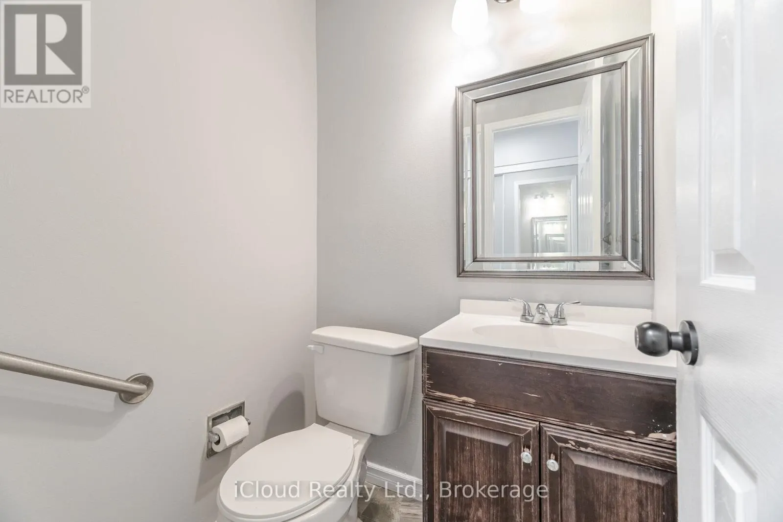 UPPER LVL - 2015 SHAY DRIVE