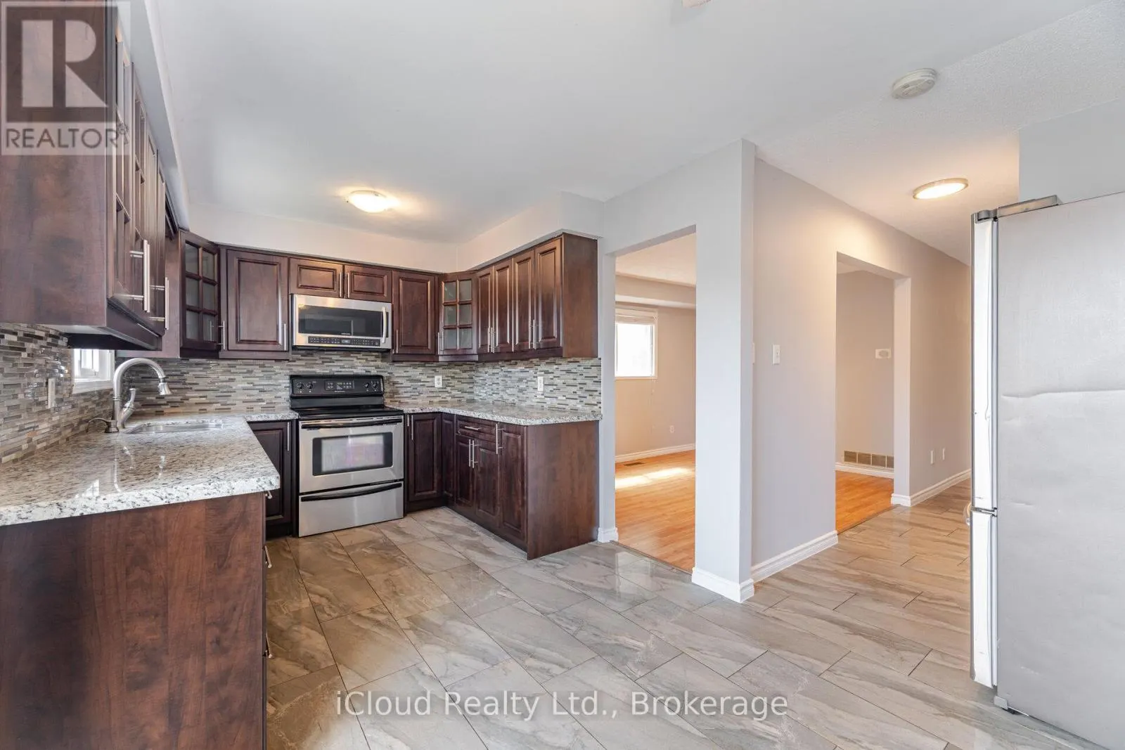 UPPER LVL - 2015 SHAY DRIVE