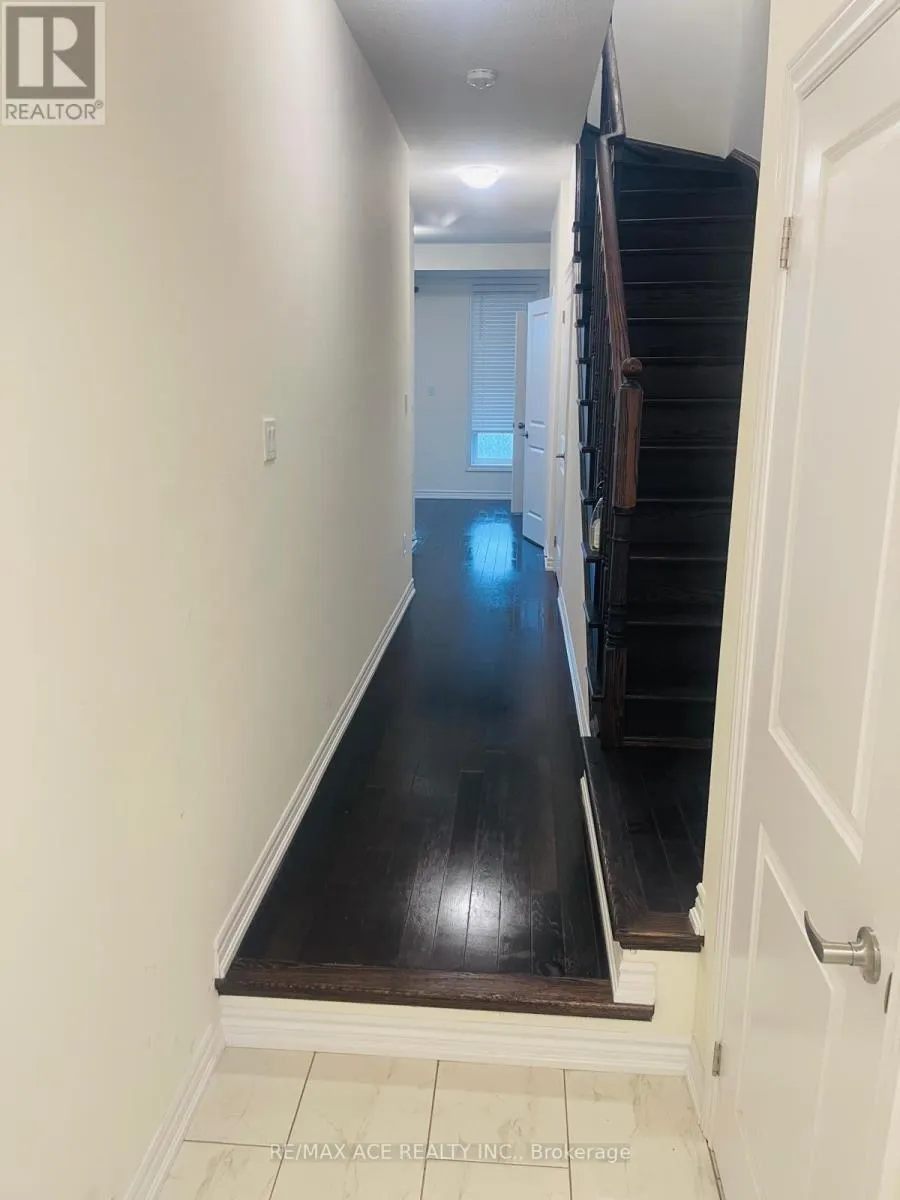 39 LAKE TRAIL WAY
