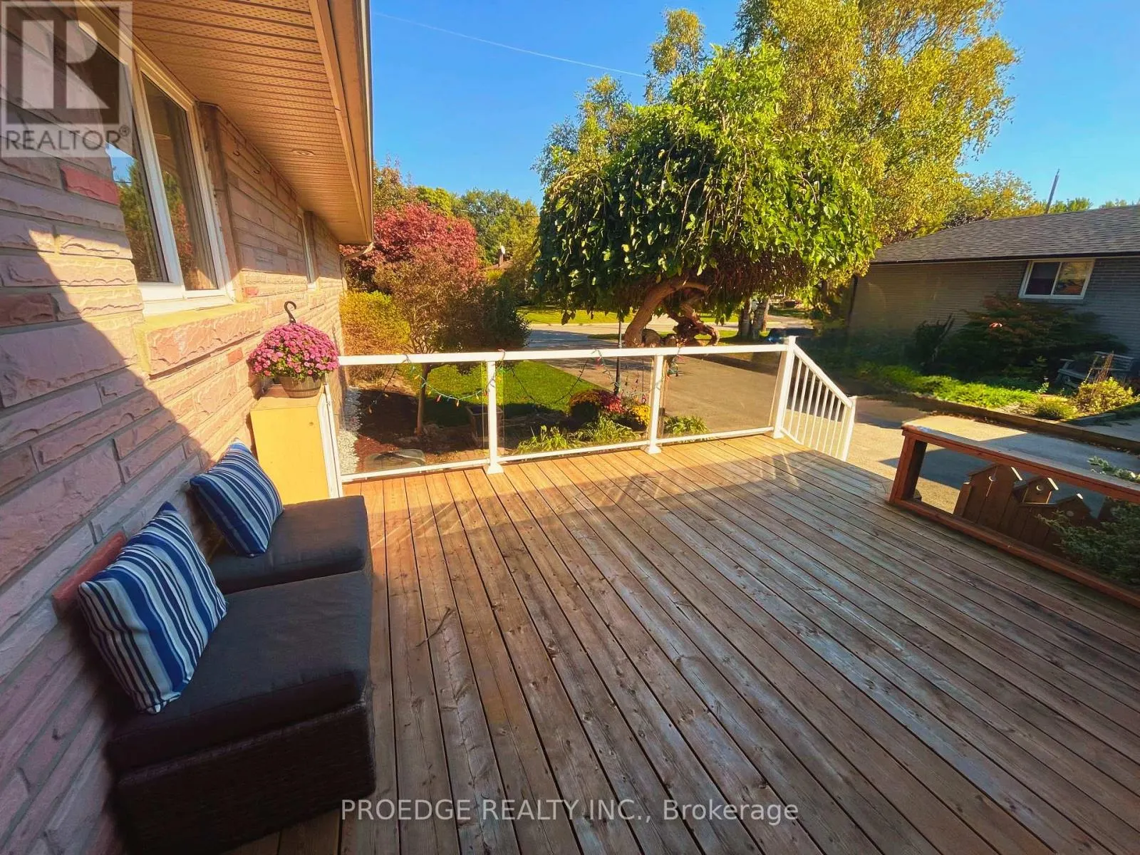 262 RANDALL CRESCENT