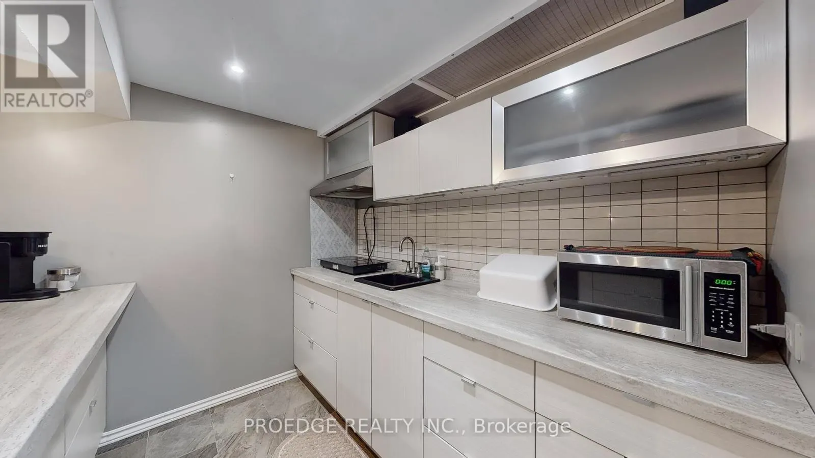 262 RANDALL CRESCENT