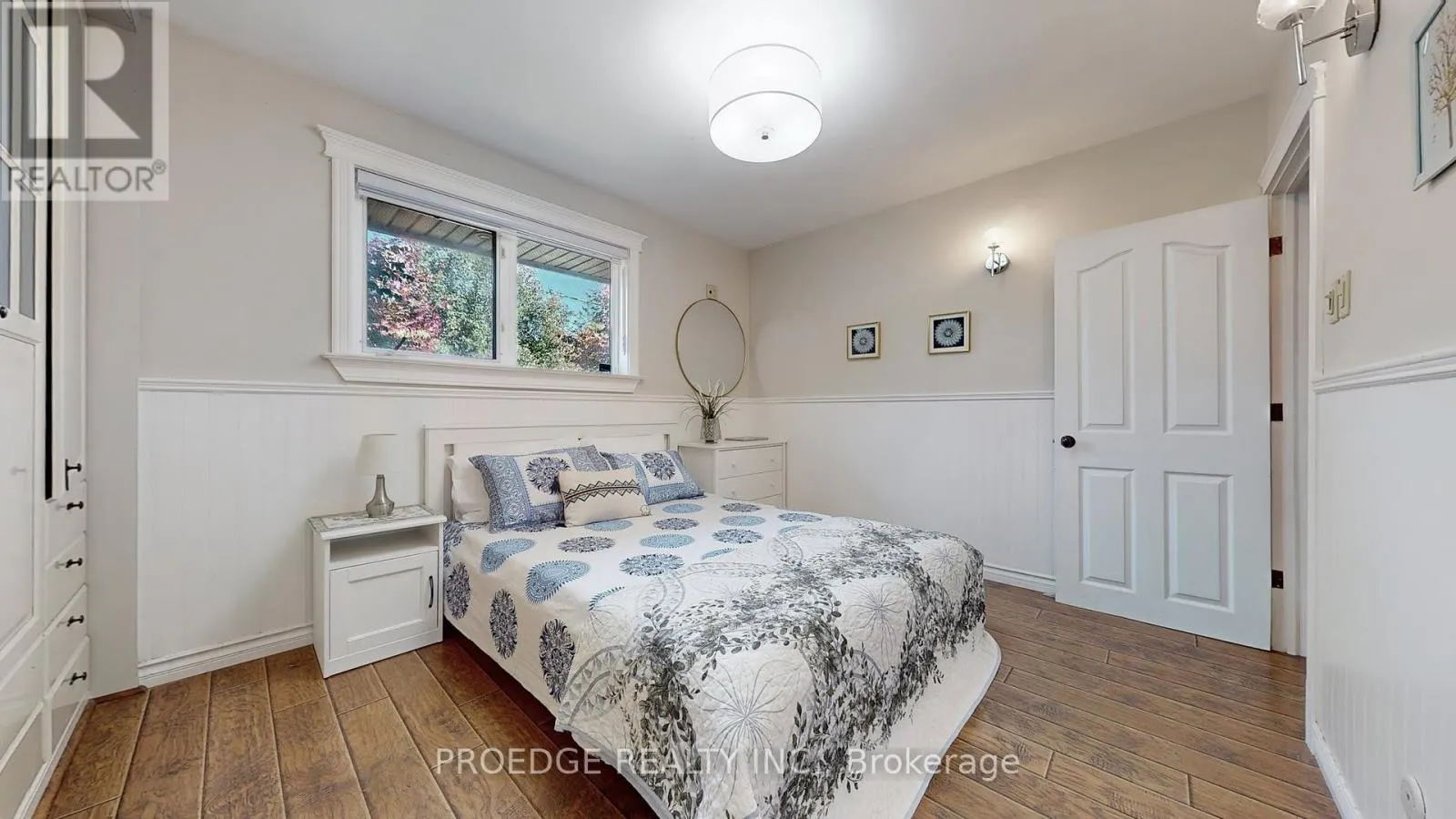 262 RANDALL CRESCENT