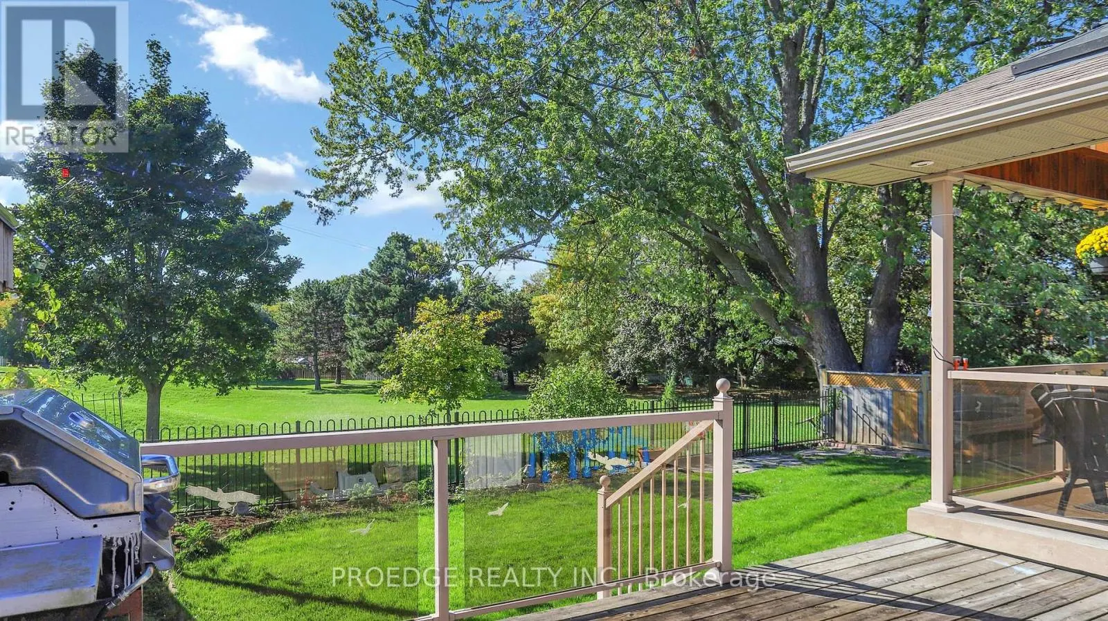 262 RANDALL CRESCENT