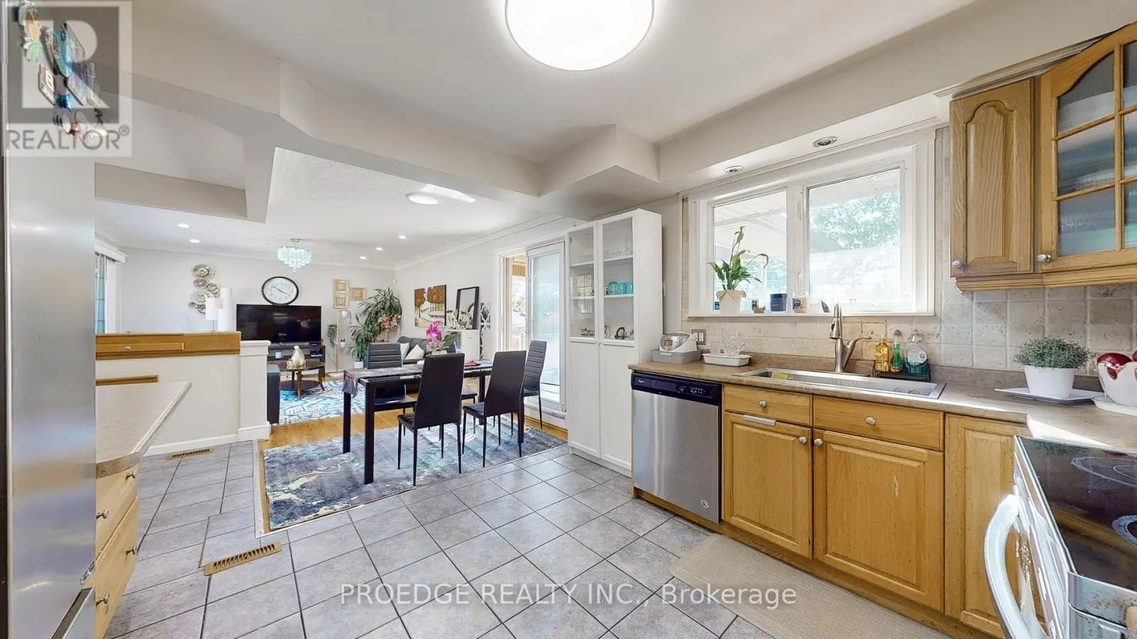 262 RANDALL CRESCENT