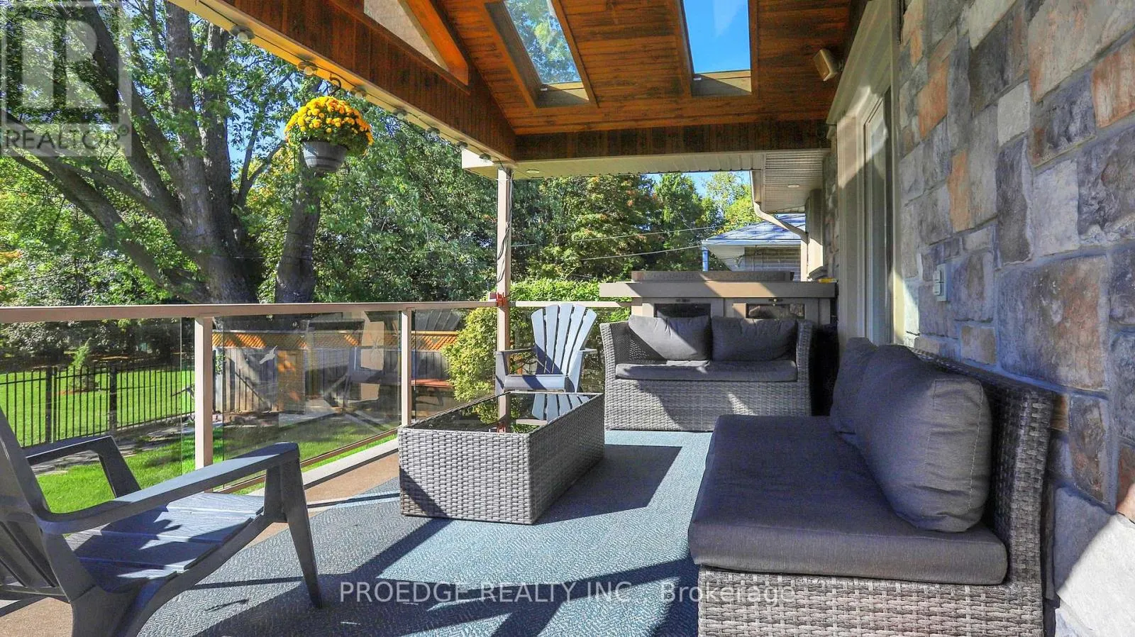 262 RANDALL CRESCENT