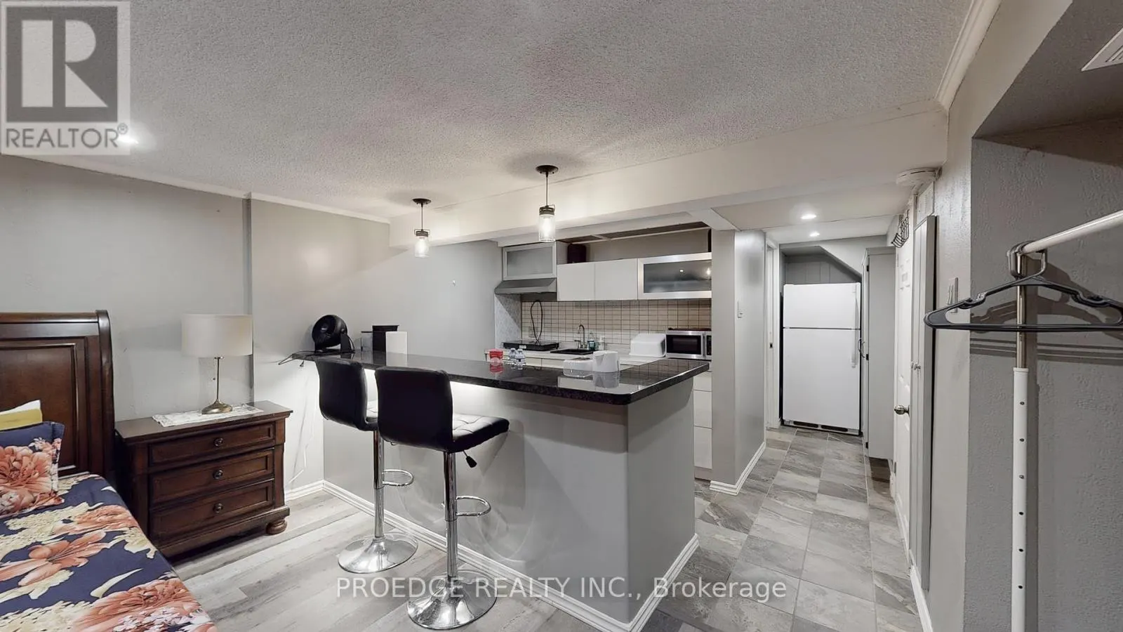 262 RANDALL CRESCENT