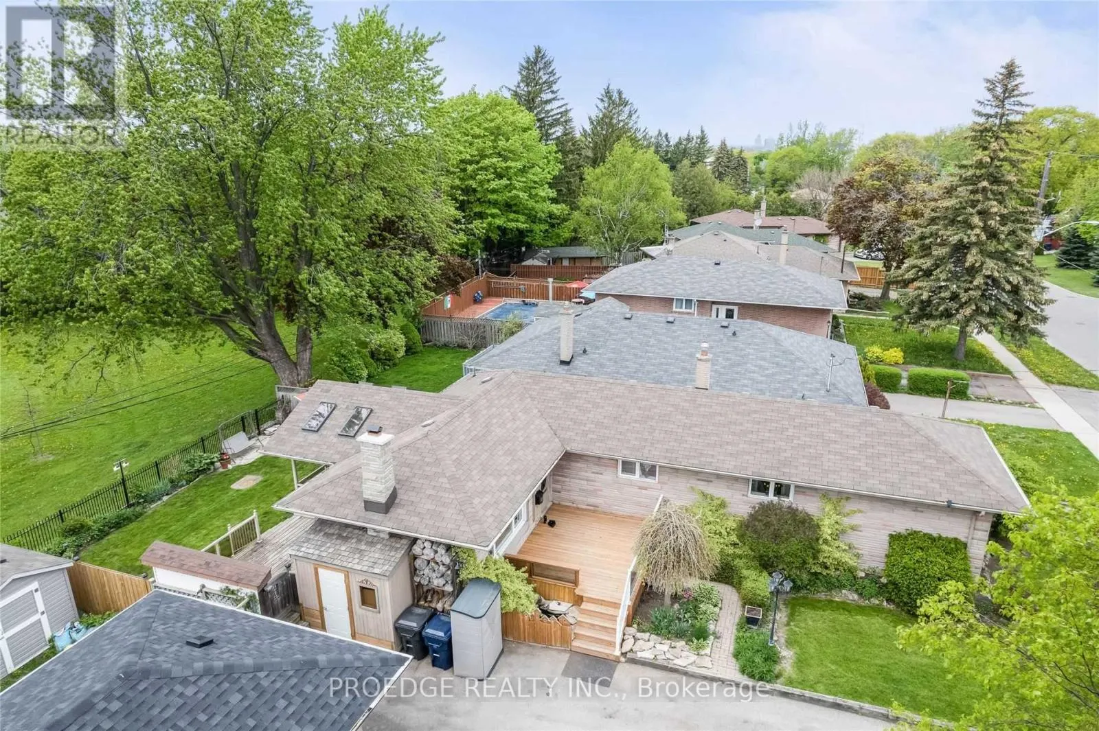 262 RANDALL CRESCENT