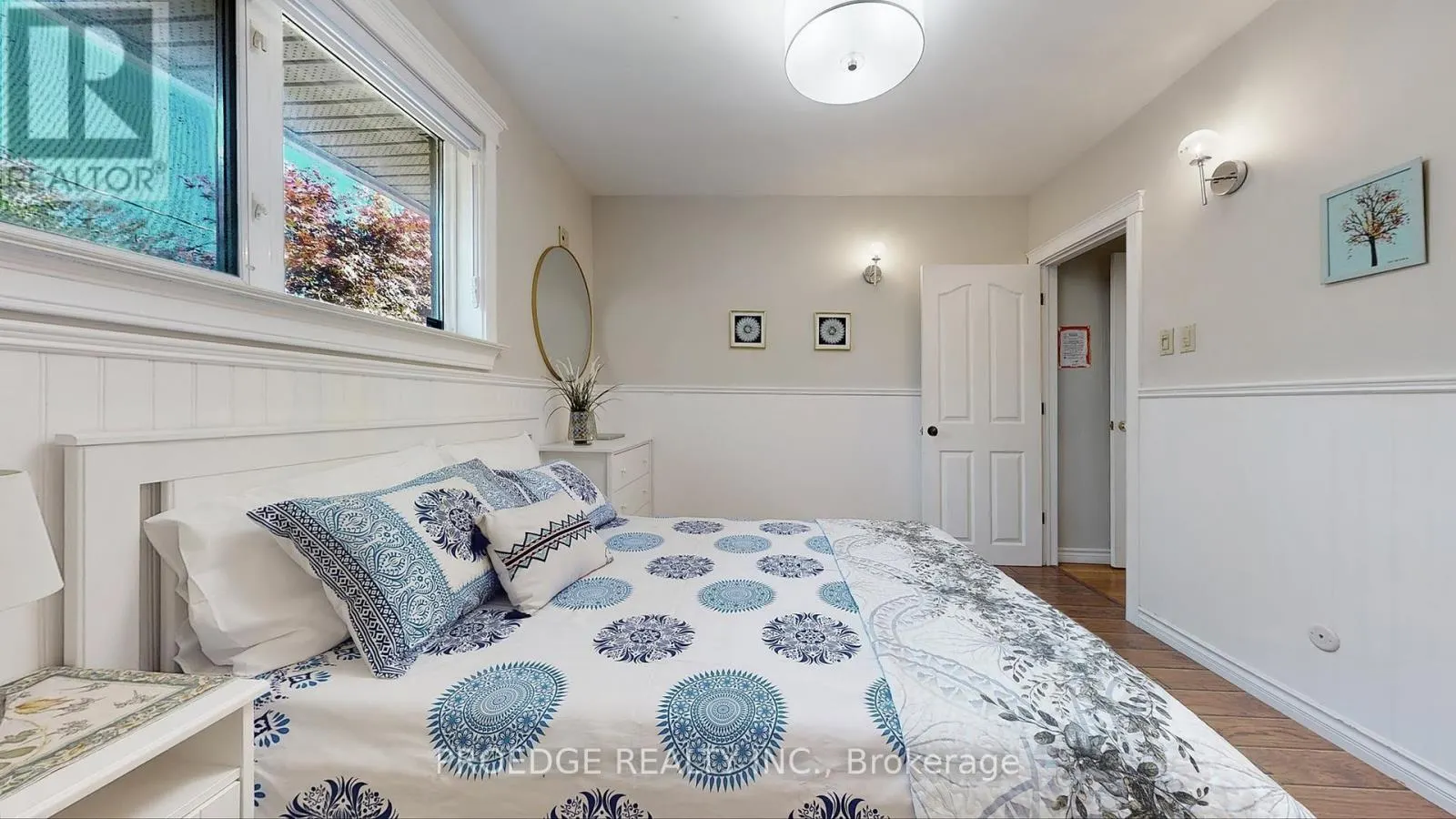 262 RANDALL CRESCENT