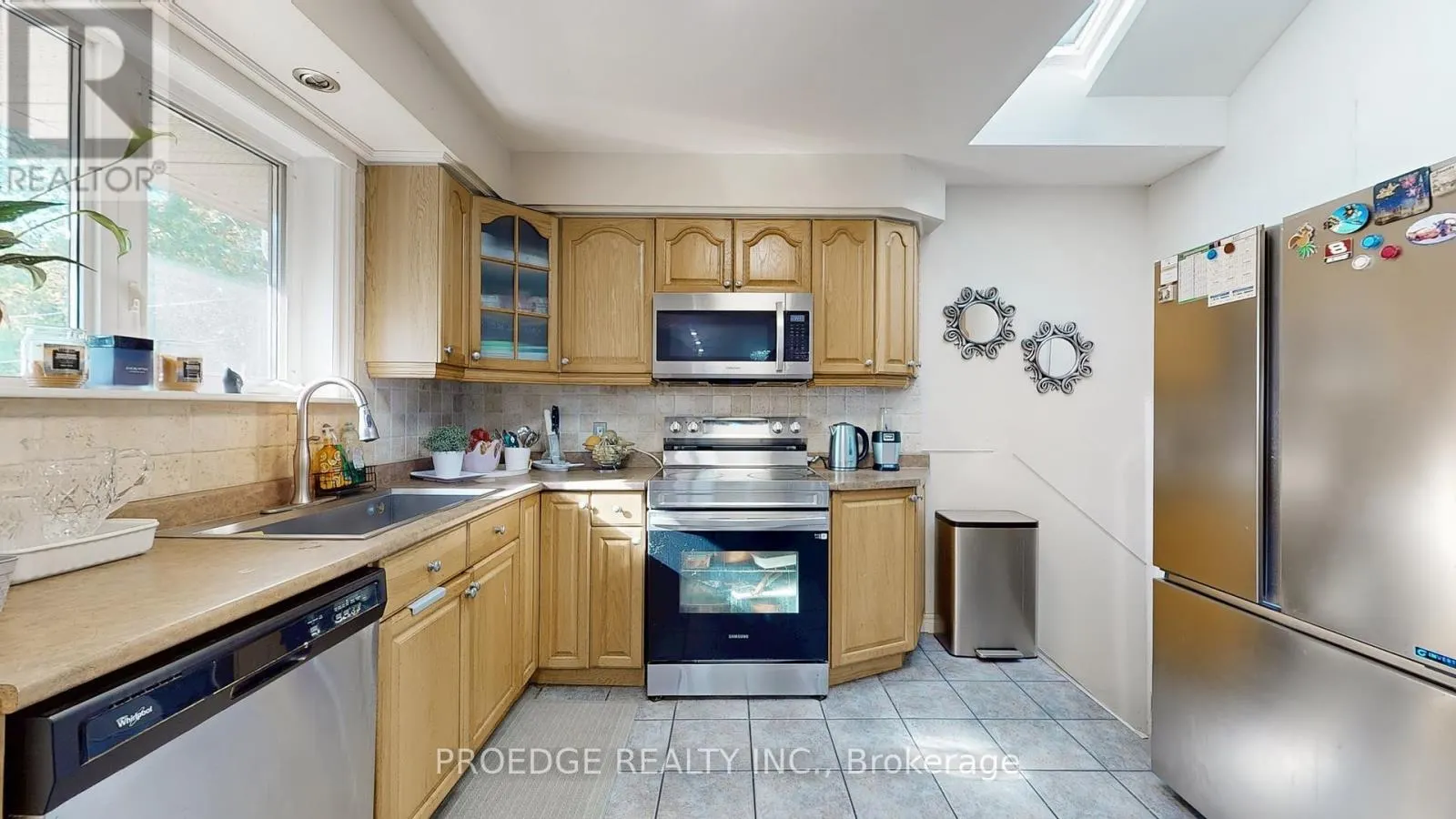 262 RANDALL CRESCENT