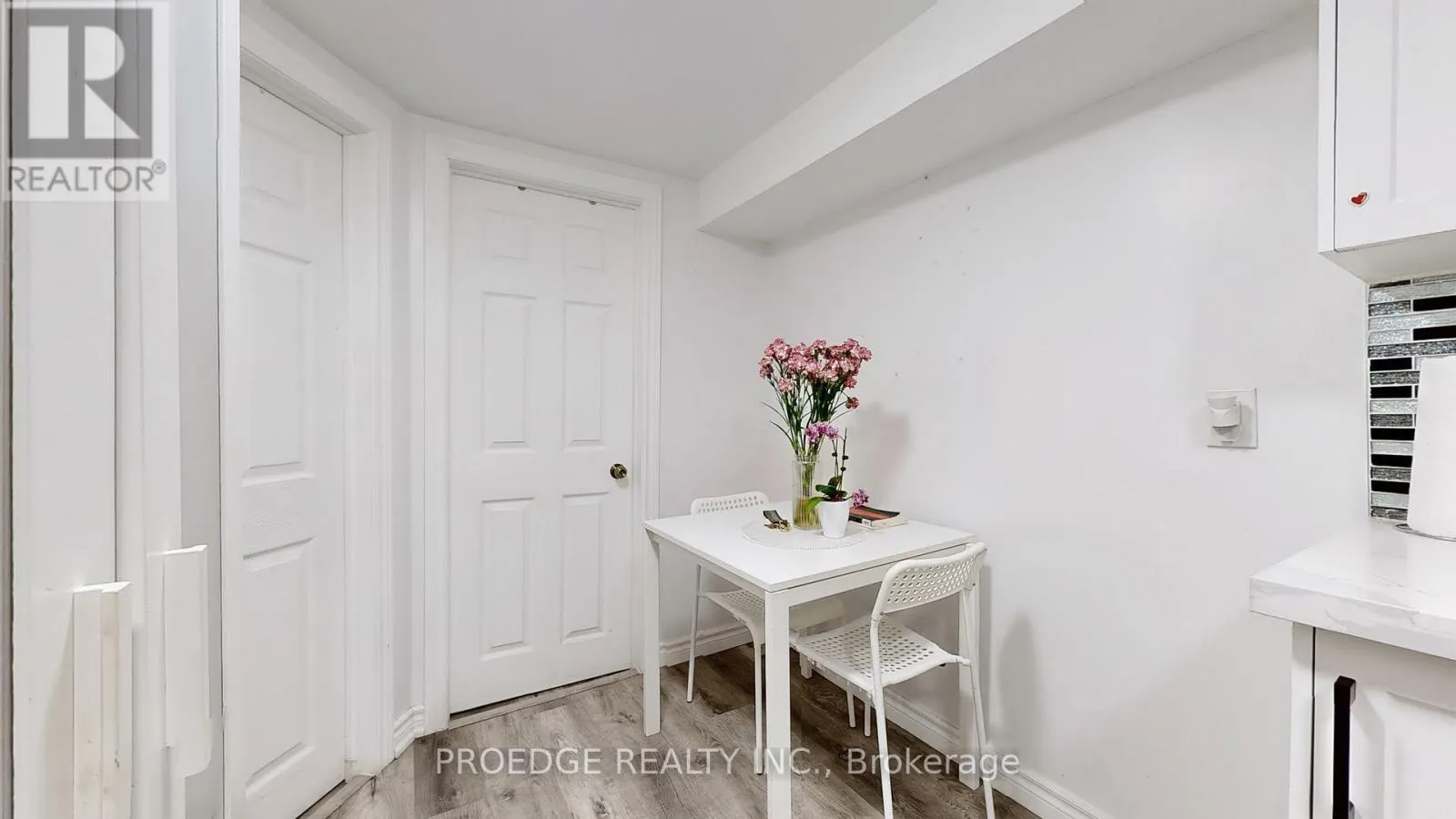 262 RANDALL CRESCENT