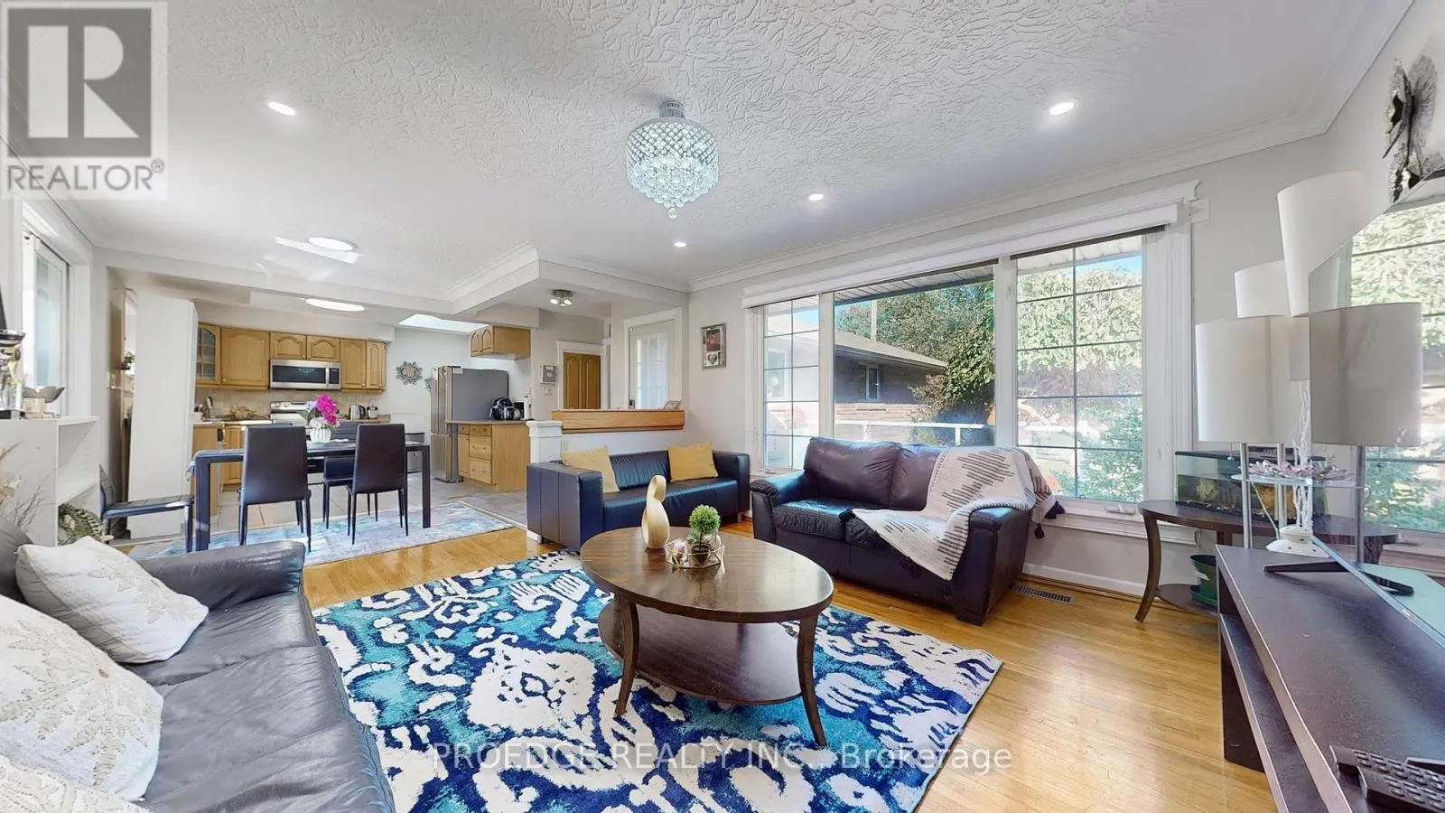 262 RANDALL CRESCENT