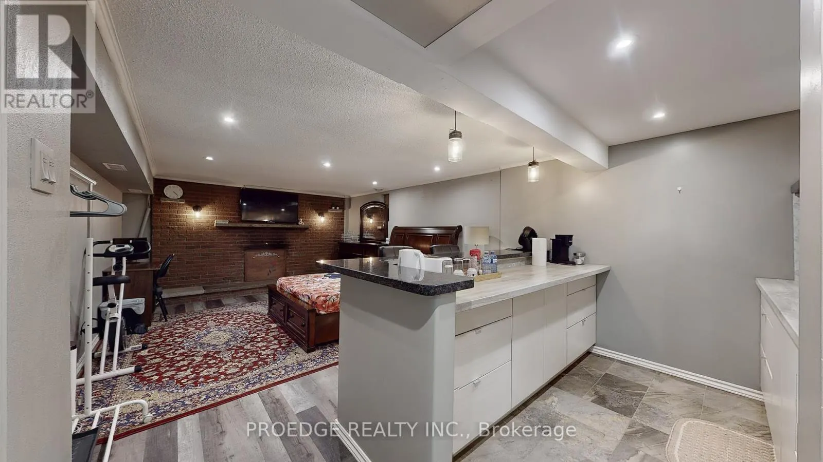 262 RANDALL CRESCENT