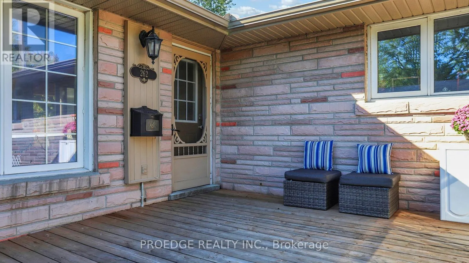262 RANDALL CRESCENT