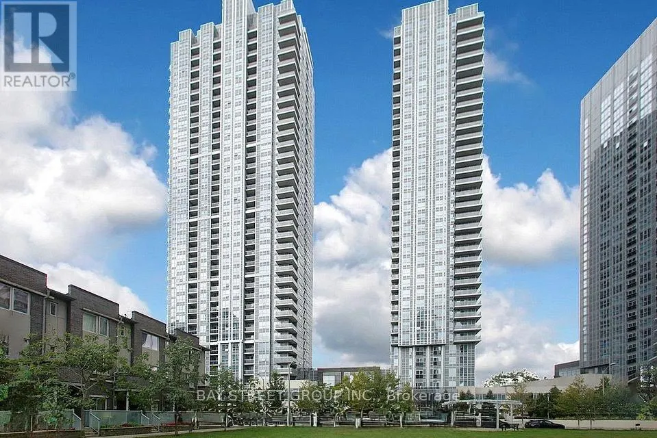 2123 - 275 VILLAGE GREEN SQUARE