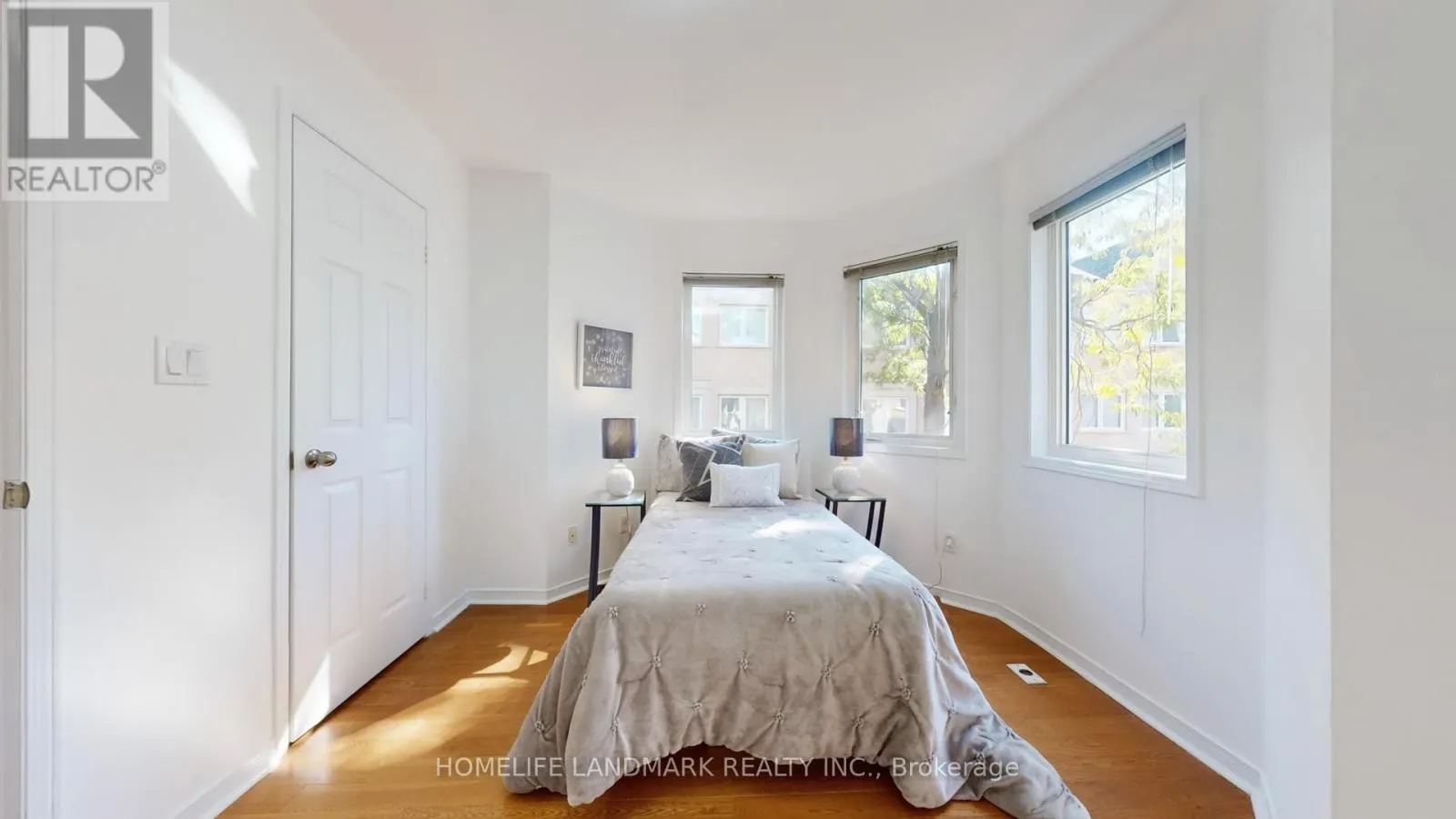 706 - 28 ROSEBANK DRIVE