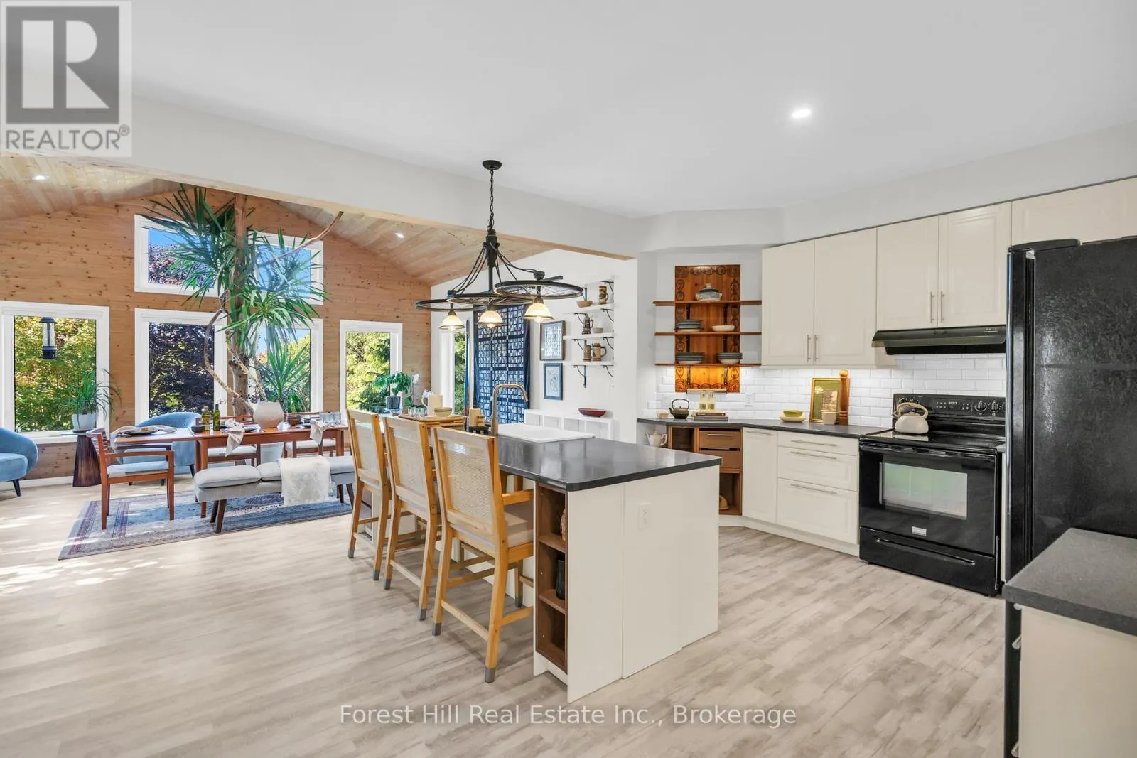 17 GILCHRIST COURT