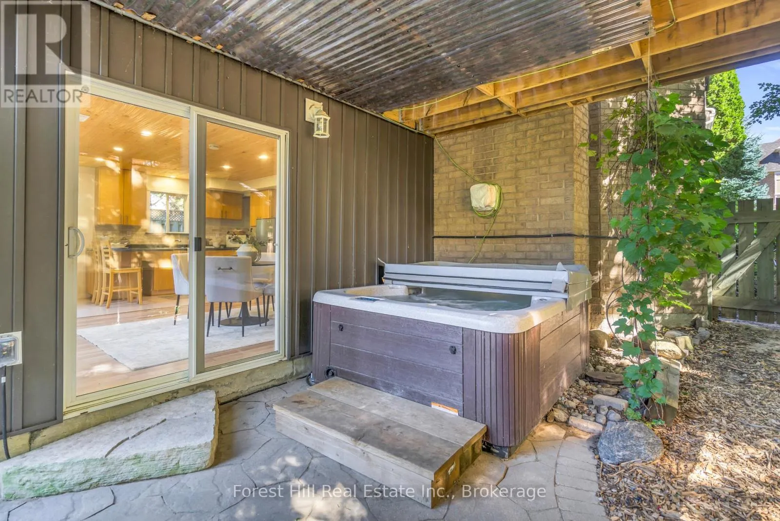 17 GILCHRIST COURT