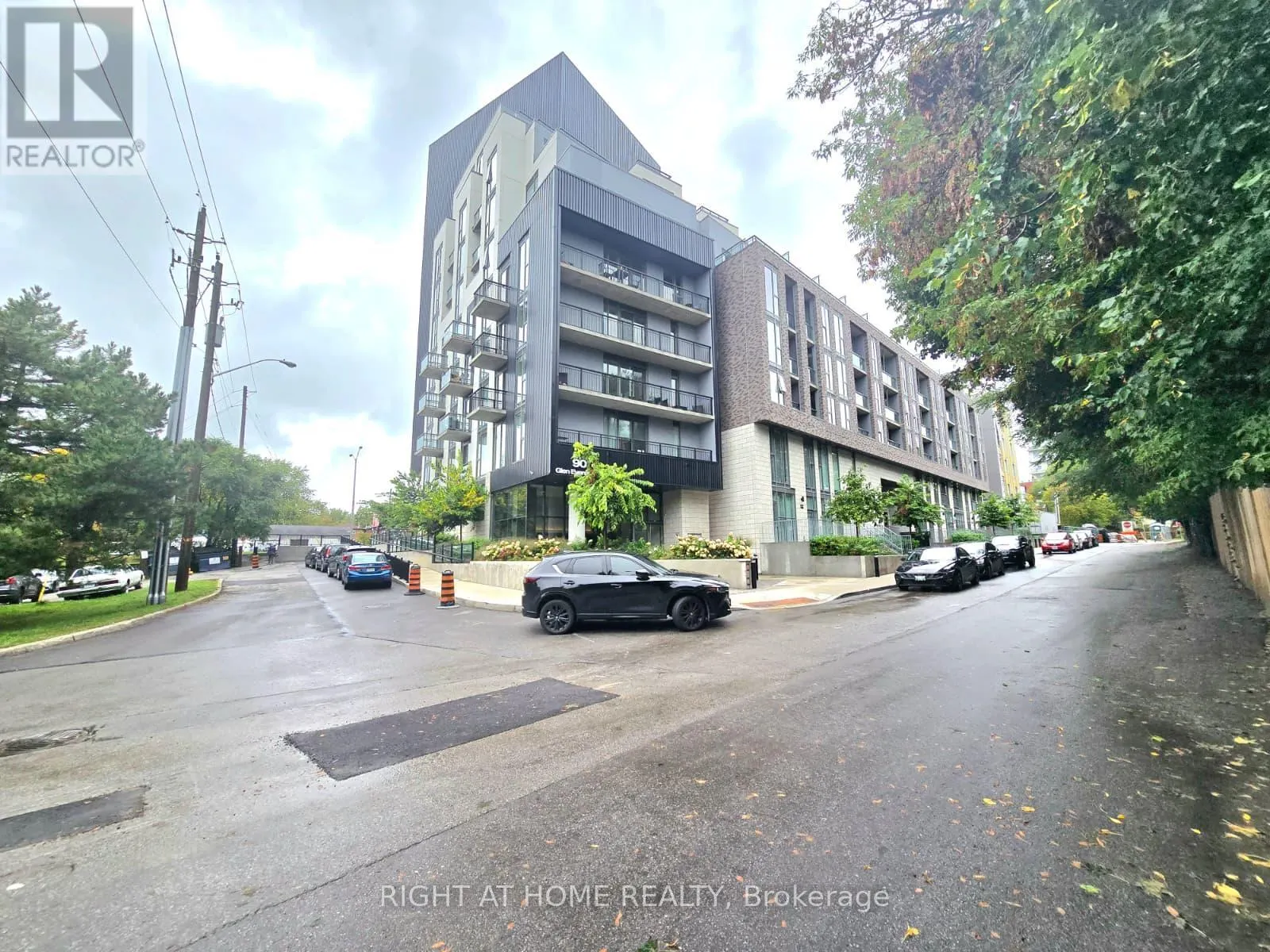 718 - 90 GLEN EVEREST ROAD S