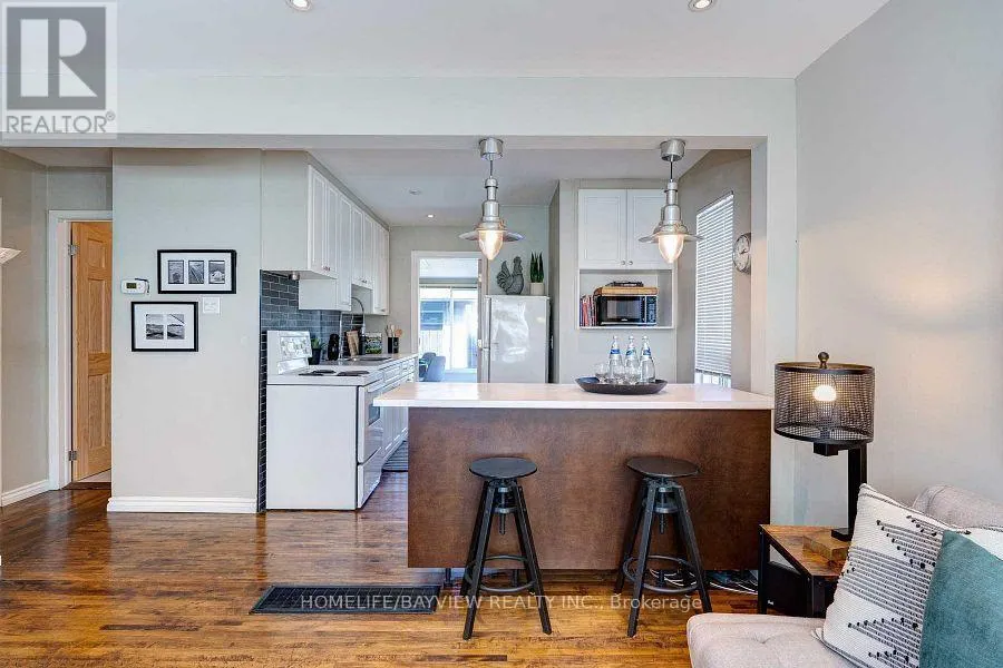 MAIN - 66 SQUIRES AVENUE