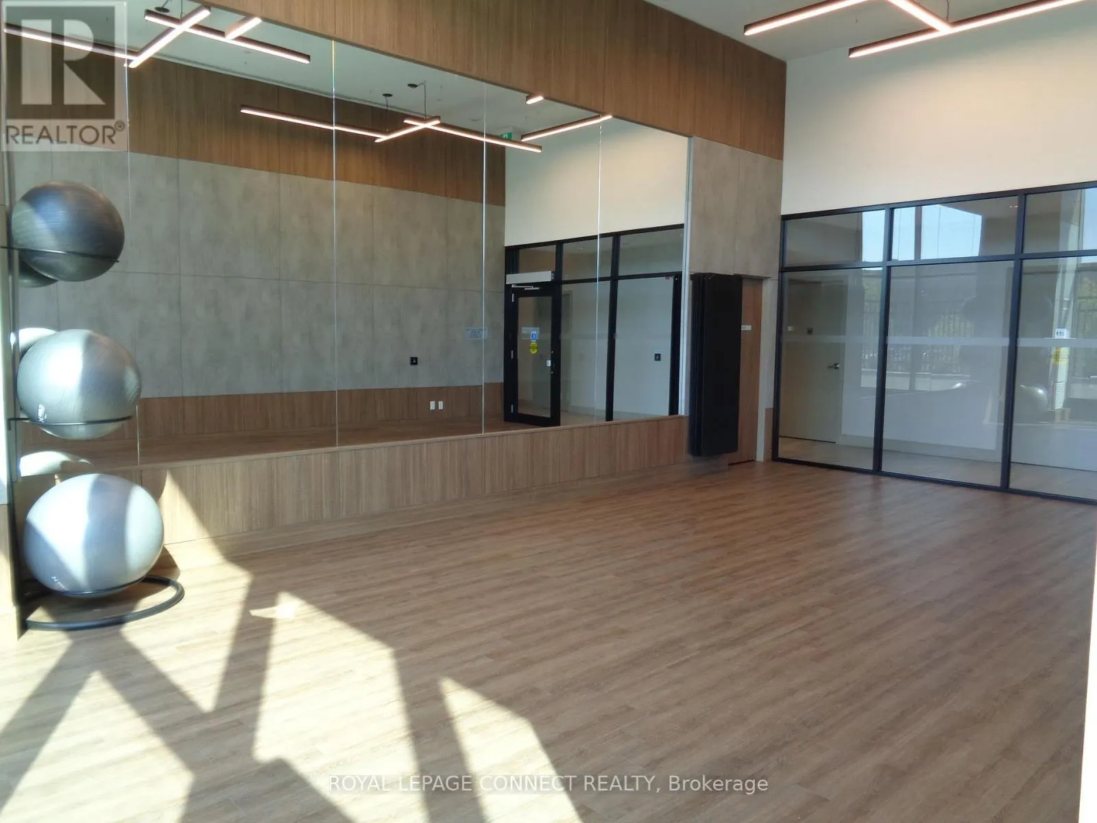 1802 - 1435 CELEBRATION DRIVE