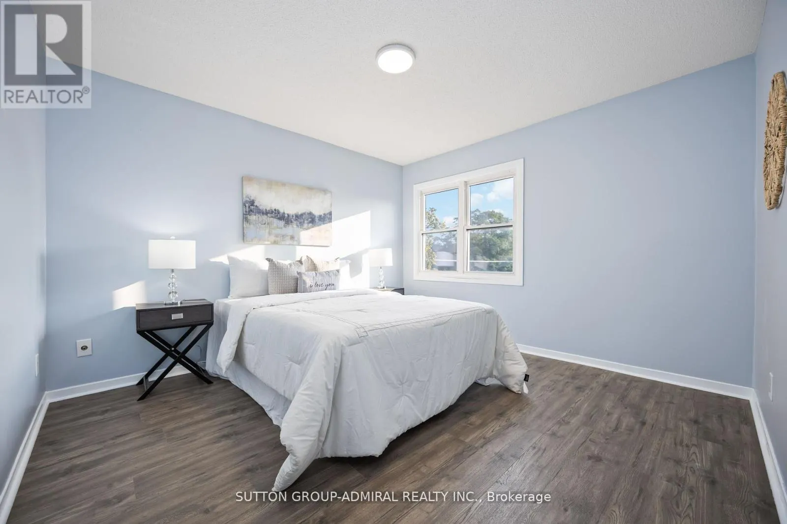 12 TILBURN PLACE