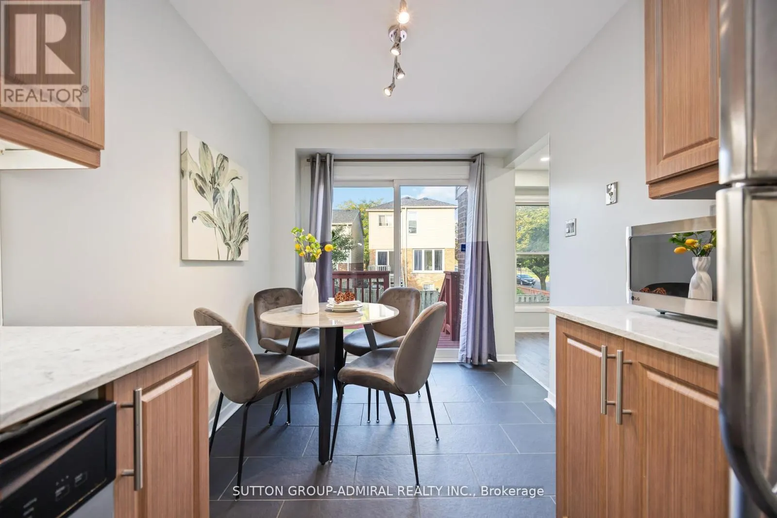 12 TILBURN PLACE