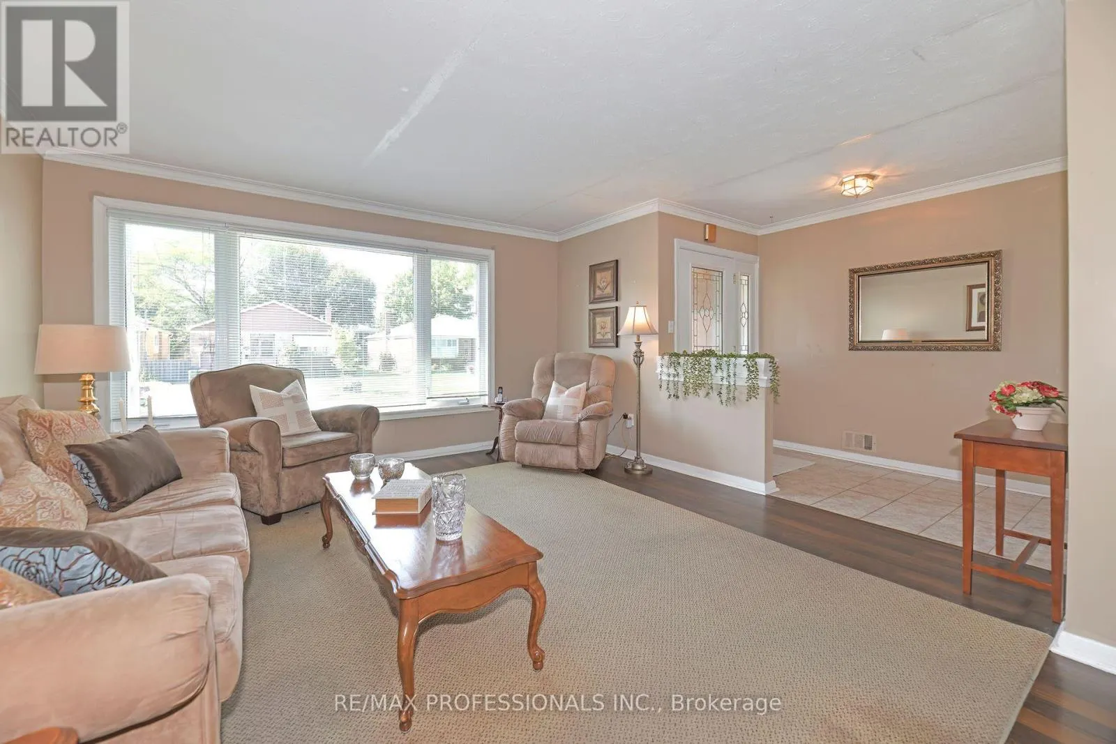 39 MONTVALE DRIVE