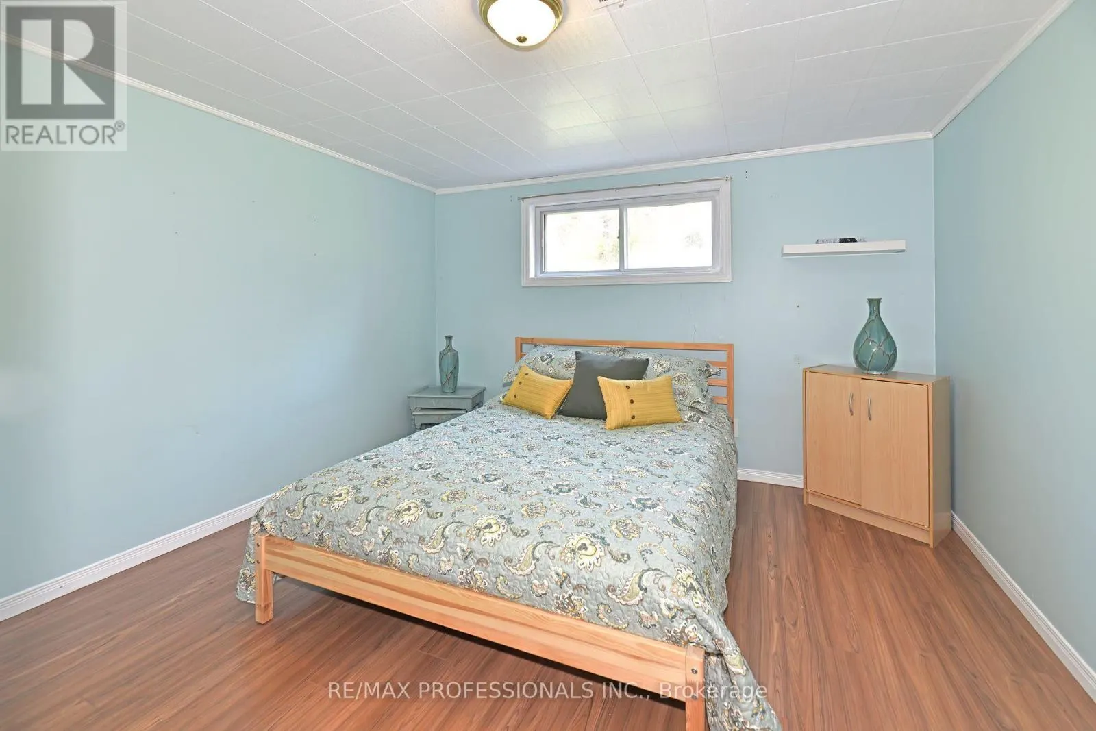 39 MONTVALE DRIVE