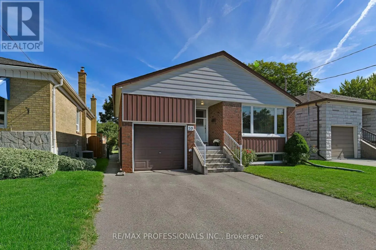 39 MONTVALE DRIVE