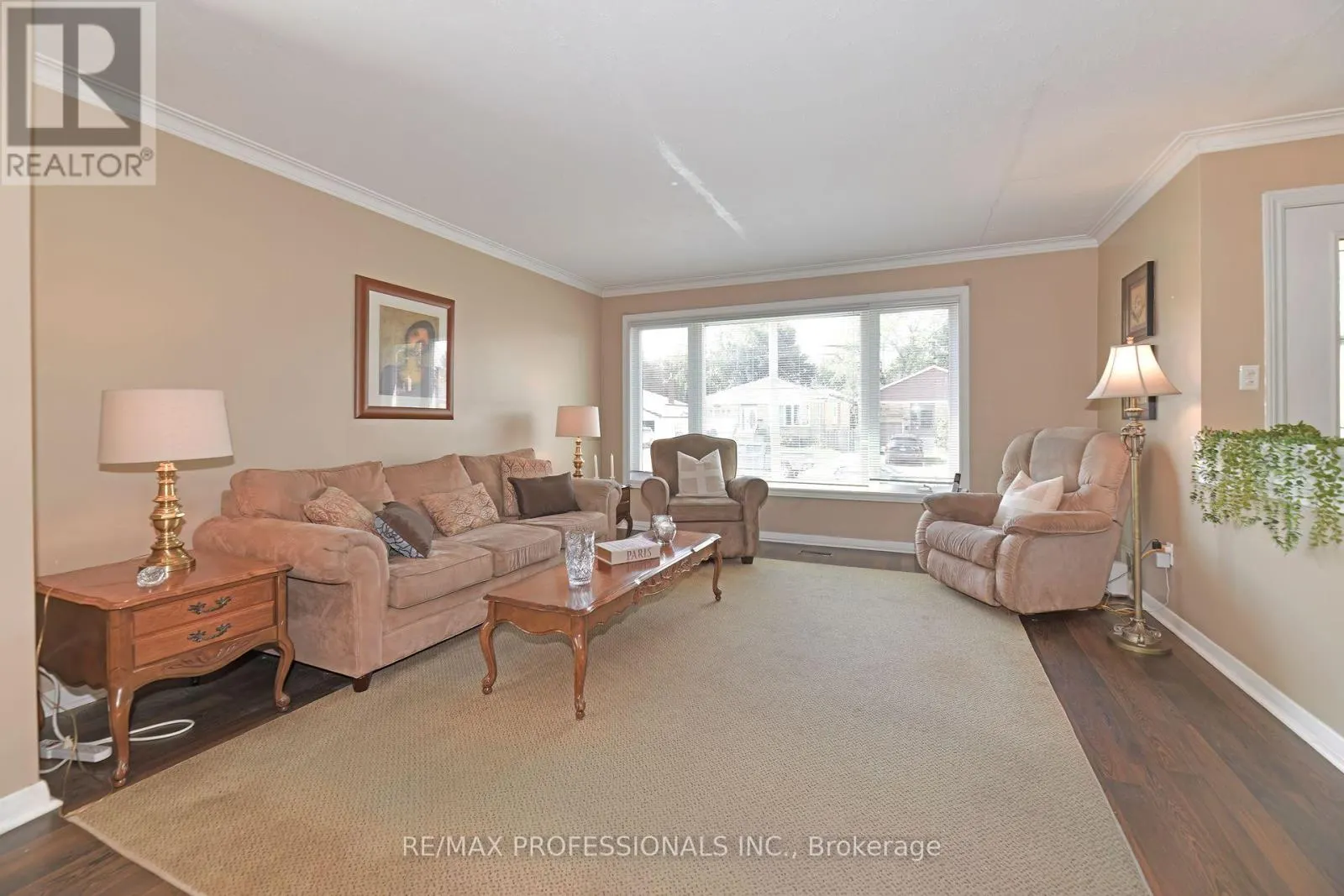 39 MONTVALE DRIVE