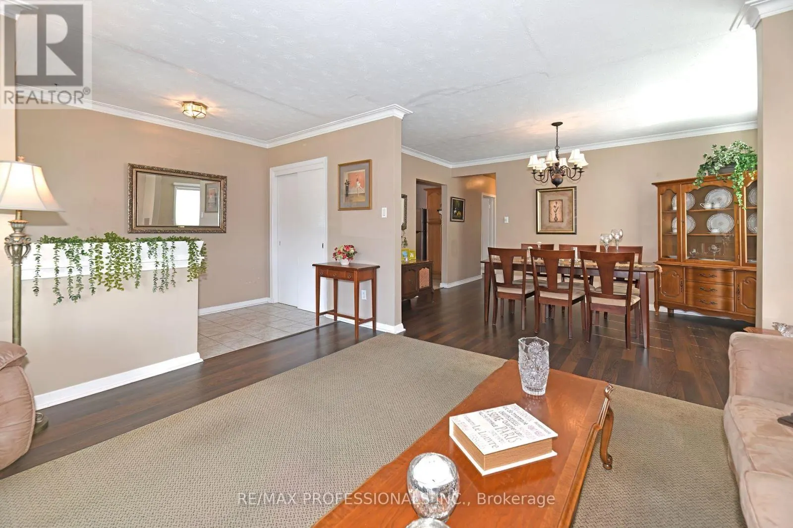 39 MONTVALE DRIVE
