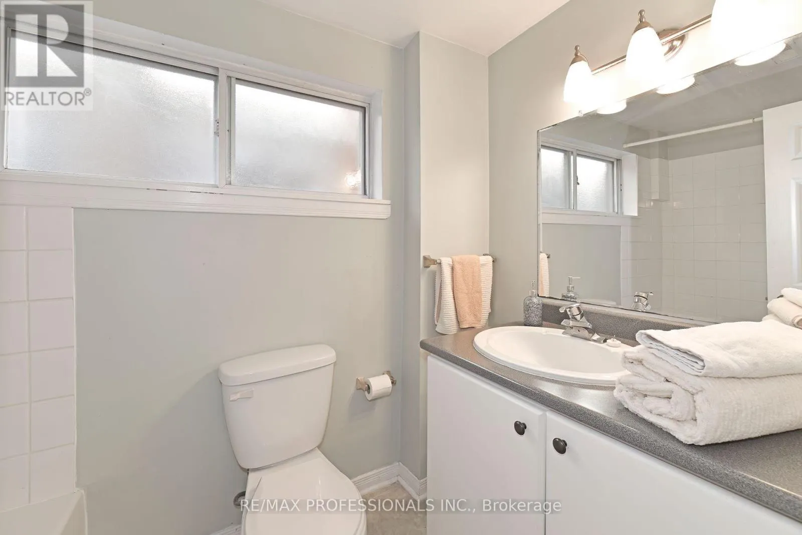 39 MONTVALE DRIVE